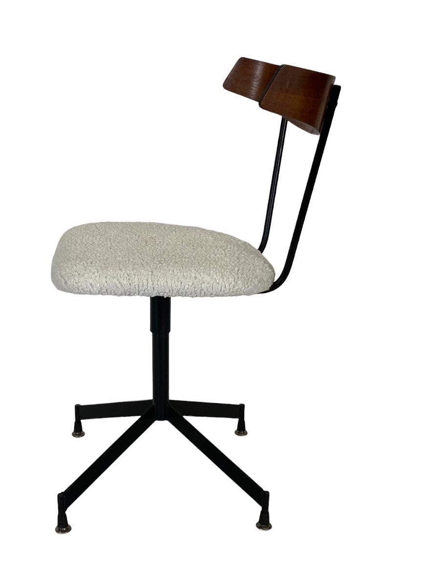 Clifford Pascoe Desk or Office Chair on Swivel Base For Sale 1