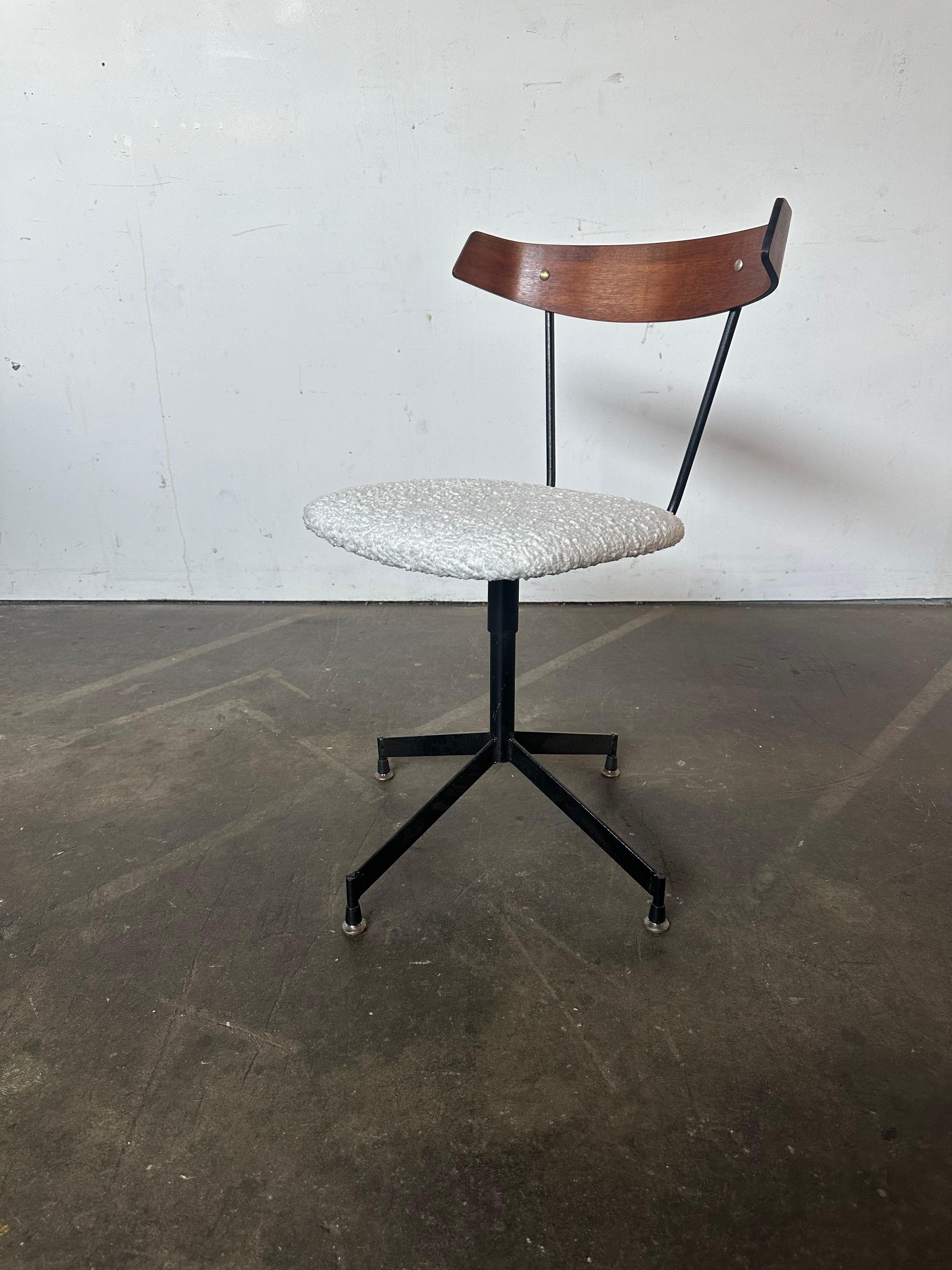 clifford pascoe chair