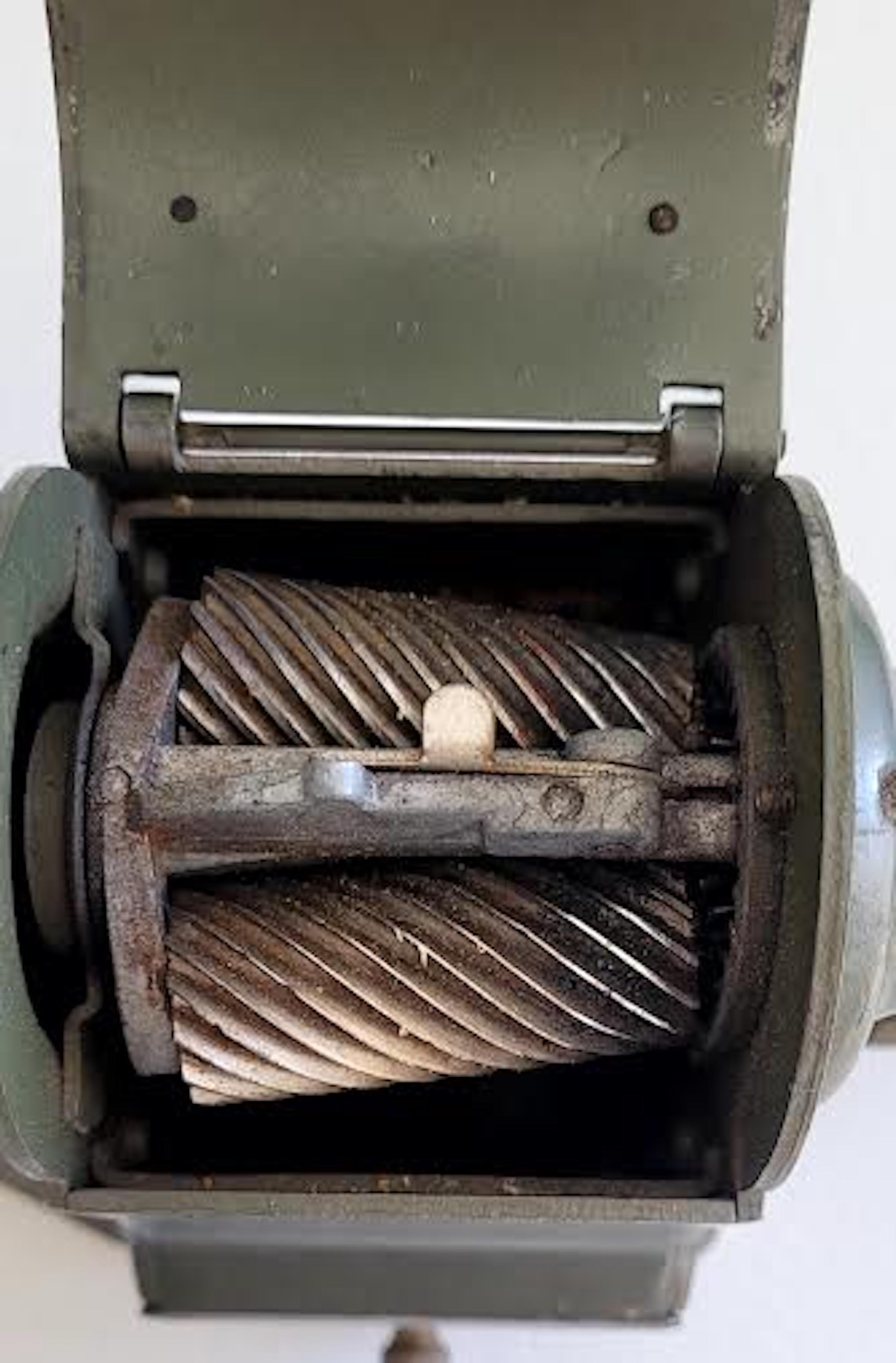 Climax No. 3 Industrial Automatic Pencil Sharpener 3
