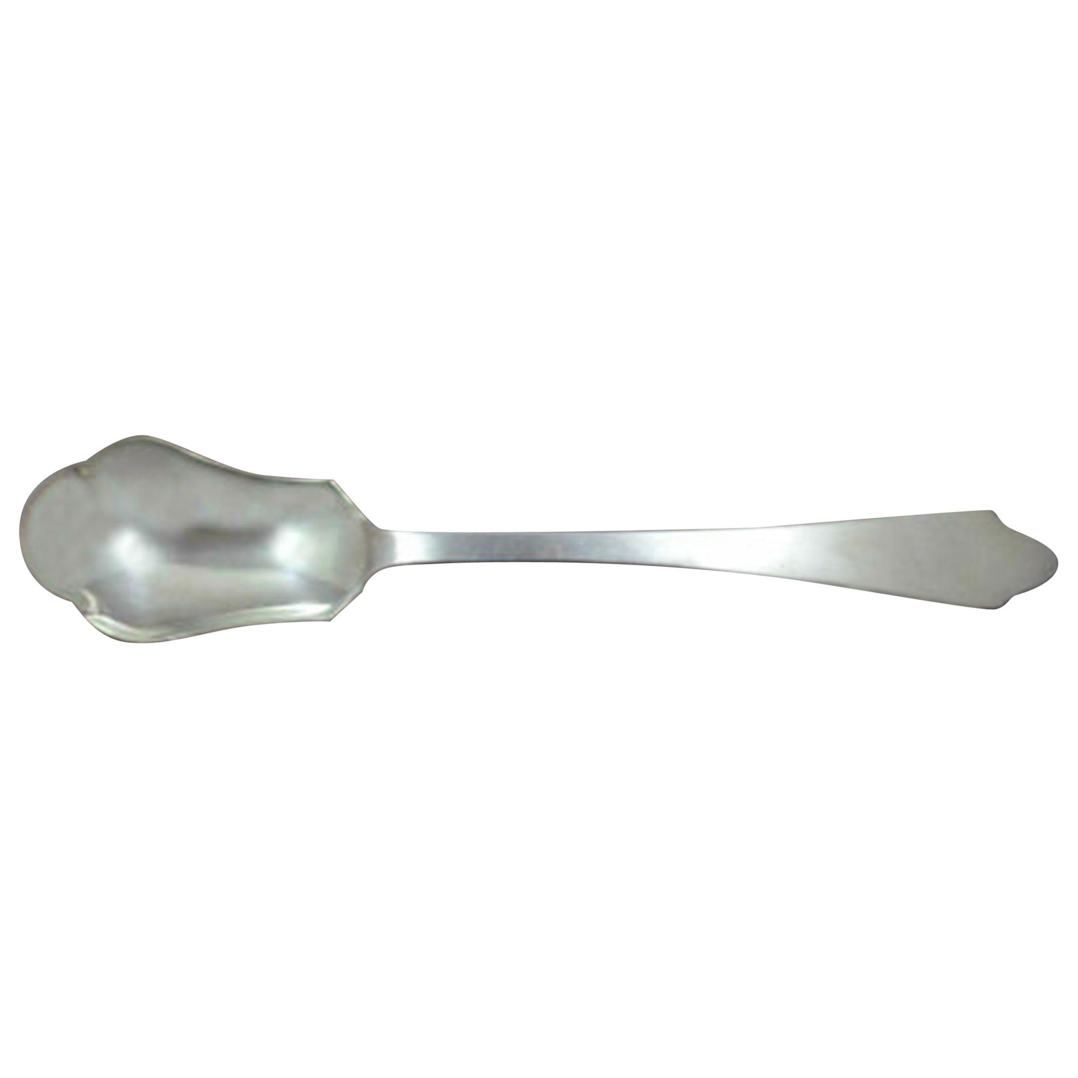 Southern Colonial by International Sterling Silver Relish Scoop Custom 5 1/2" 
