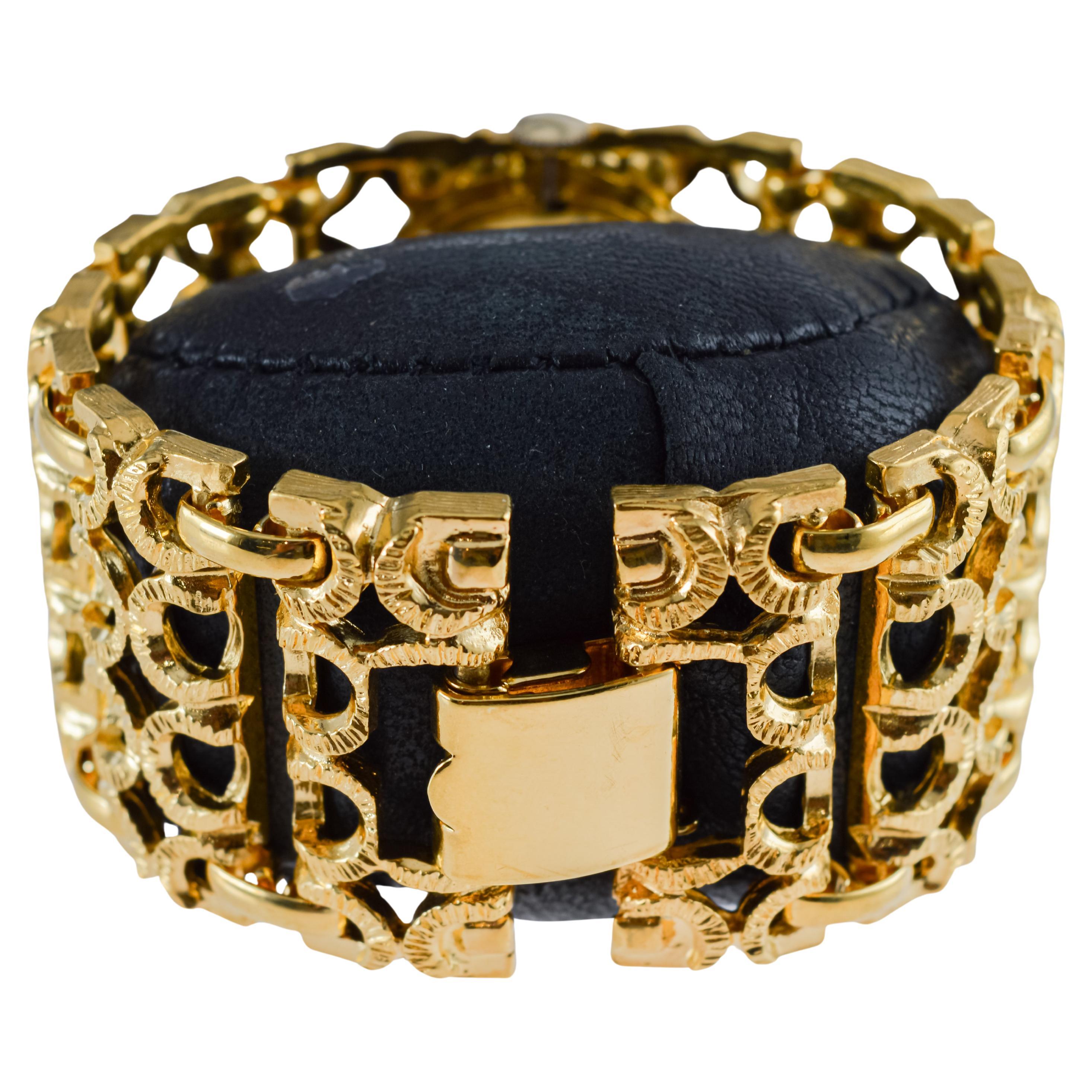 Clinton Ladies Unique Gold Plated Fashion Watch with Original Multi Faceted Lens For Sale 5