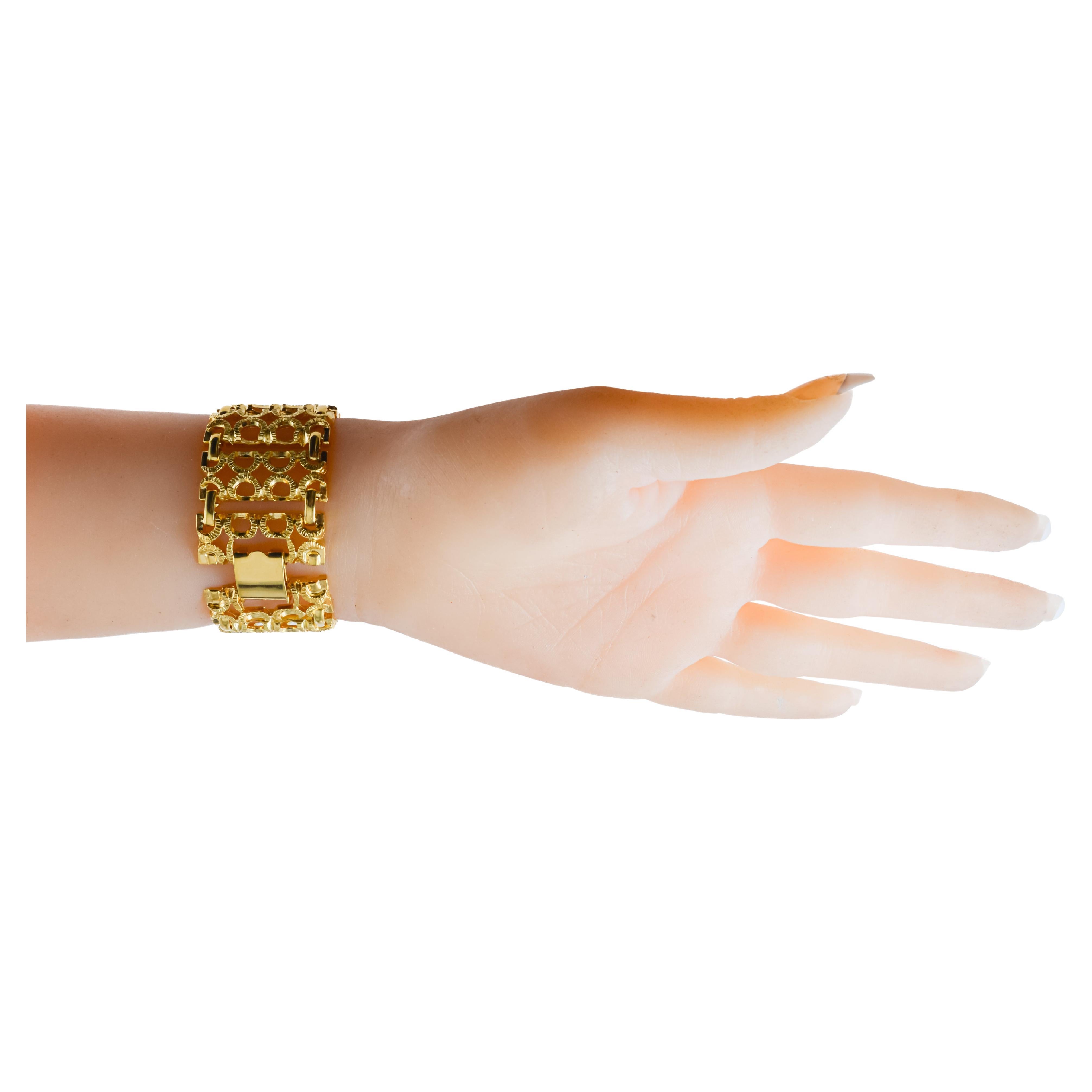 Clinton Ladies Unique Gold Plated Fashion Watch with Original Multi Faceted Lens For Sale 12