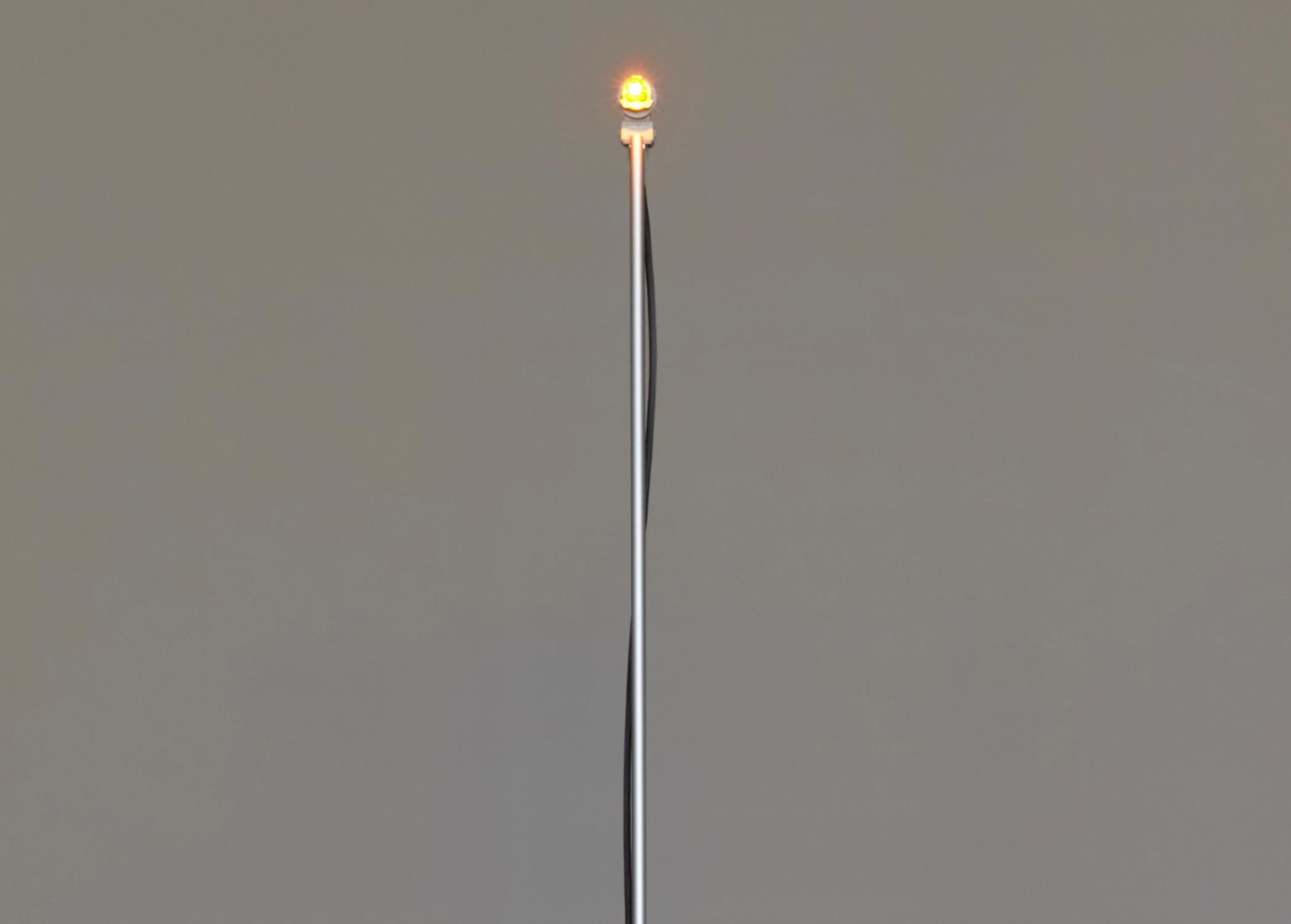 Lampada da terra riciclata da veicoli di seconda mano Contemporary Clio 2 di Antoni Arola in vendita 2