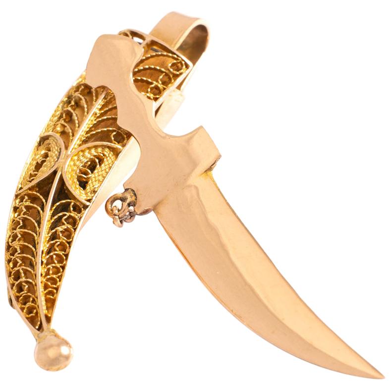 Clip Brooch Oriental Saber Yellow Gold For Sale