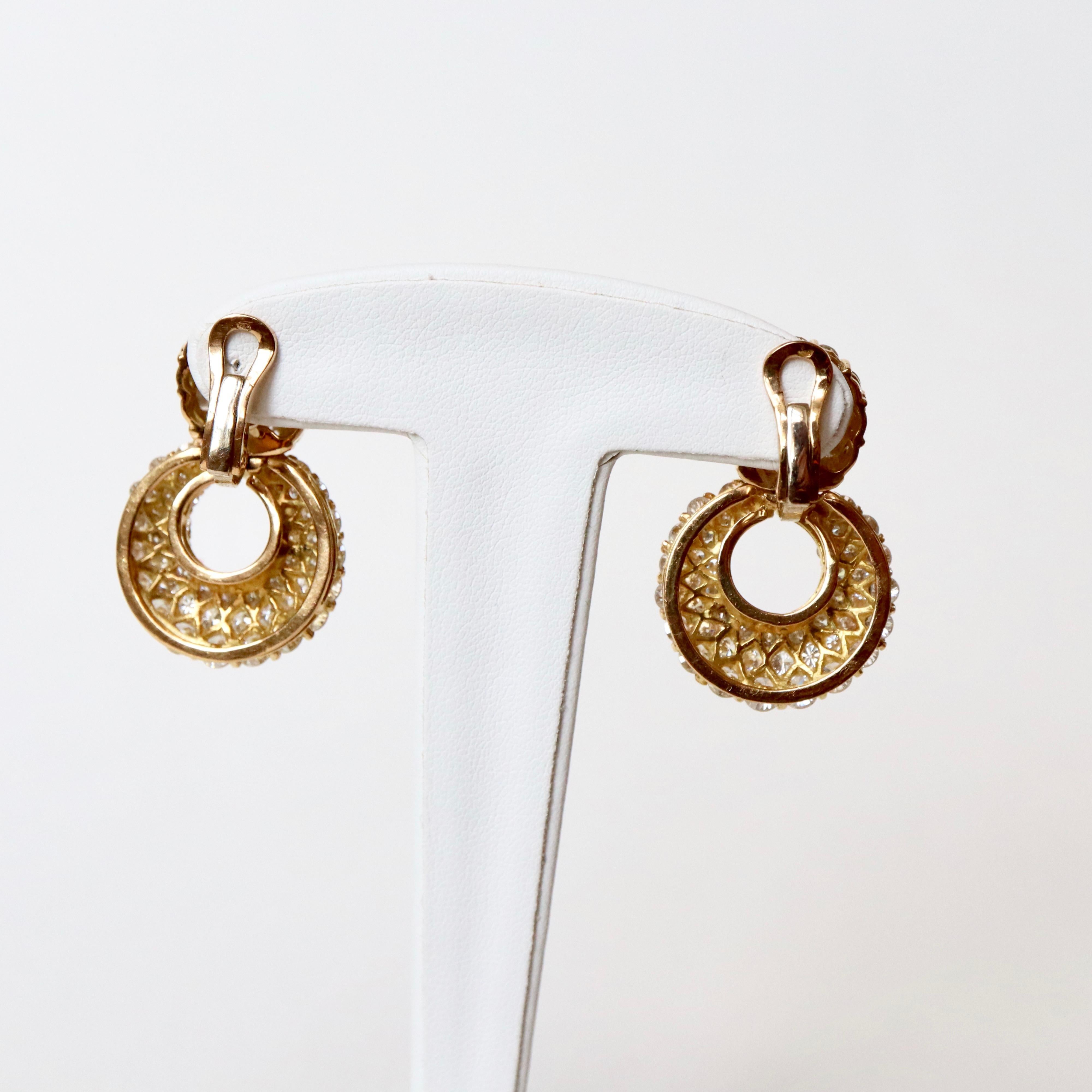 Clip Earrings in 18 Karat Yellow Gold and Diamonds Setting 6 Carat of Diamonds For Sale 2