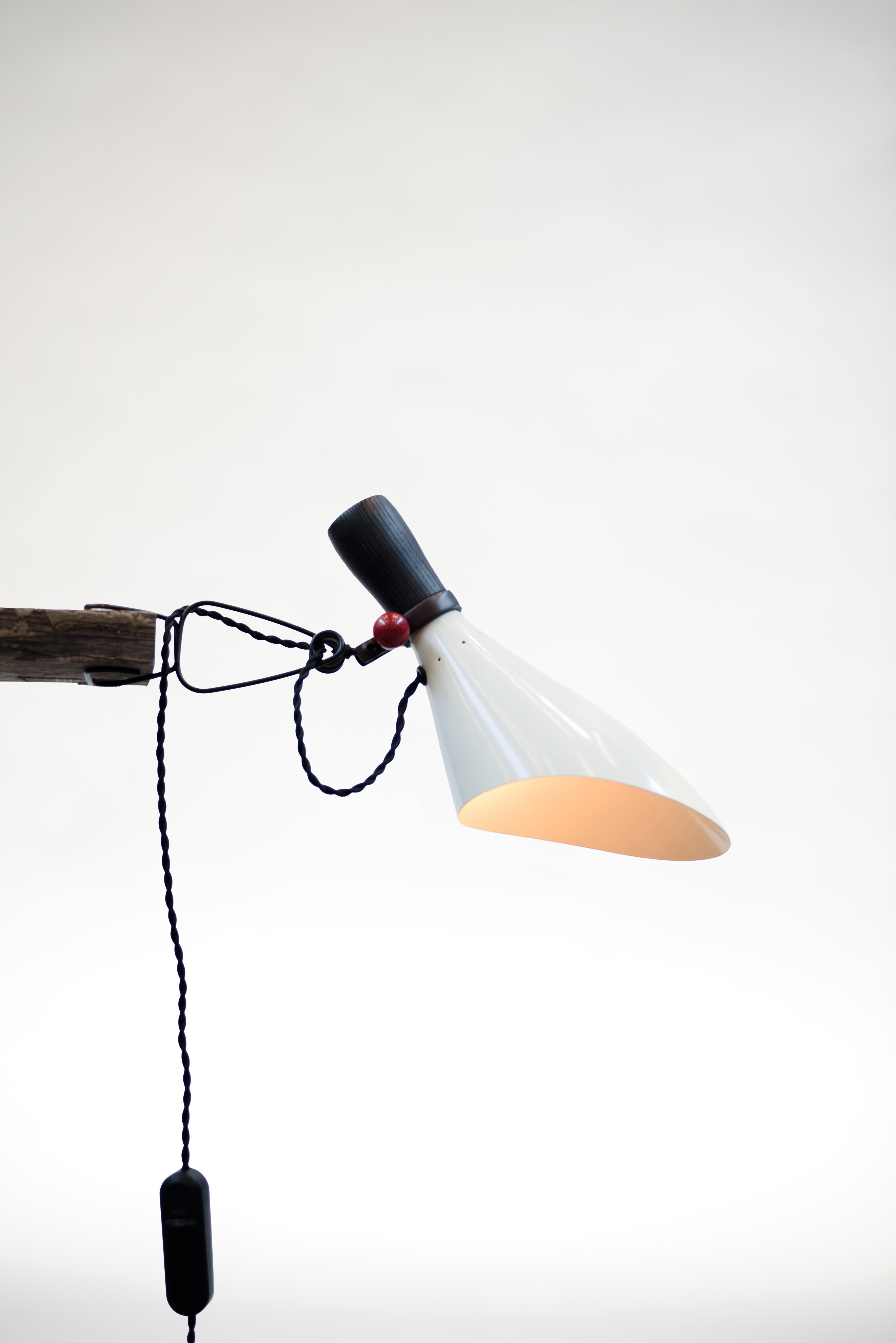 Clip Light Moderno de mediados de siglo en venta