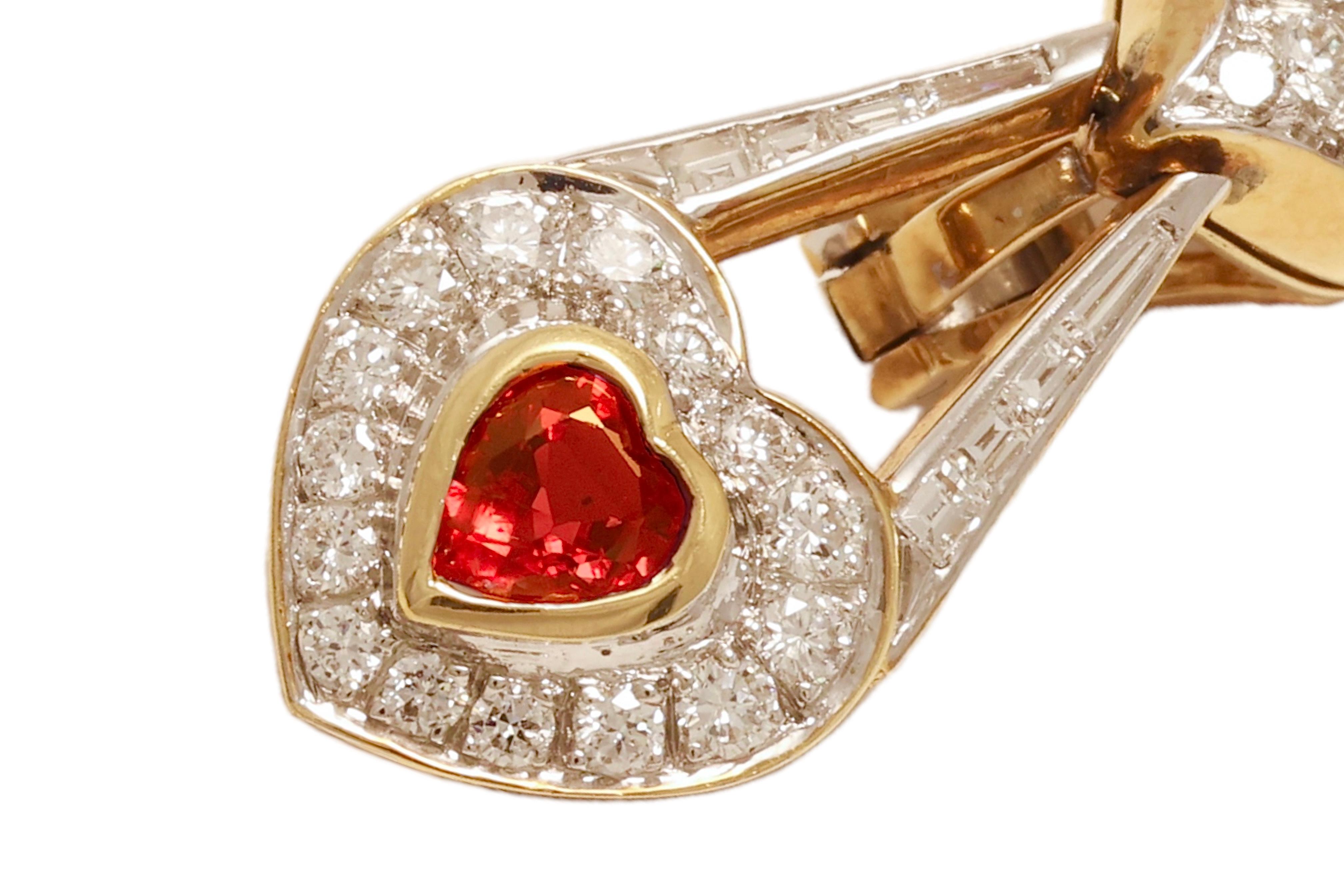 Moderne Boucles d'oreilles goutte à goutte Clips en argent 18 kt. Or jaune avec diamants et rubis en forme de cœur en vente