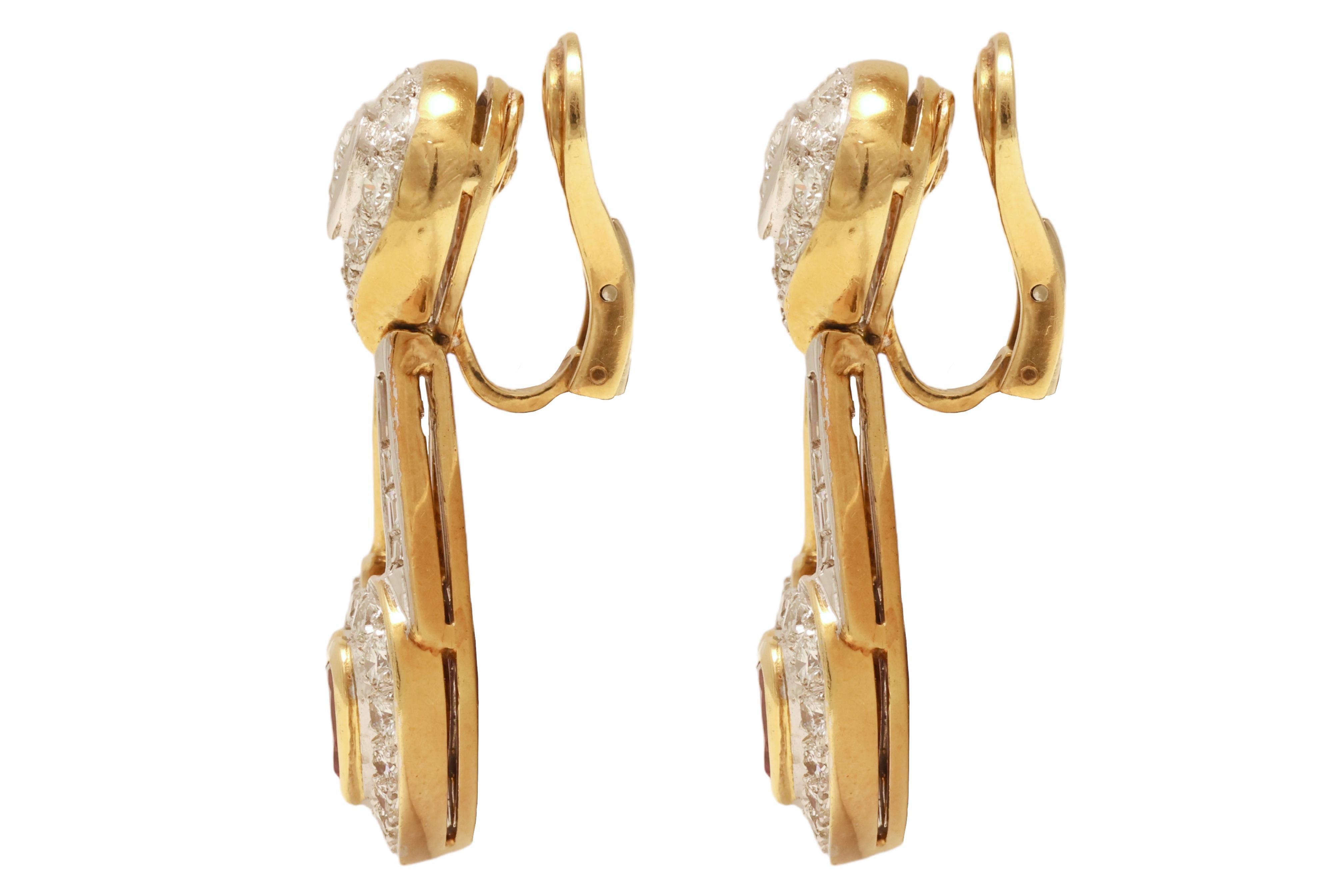 Boucles d'oreilles goutte à goutte Clips en argent 18 kt. Or jaune avec diamants et rubis en forme de cœur Neuf - En vente à Antwerp, BE