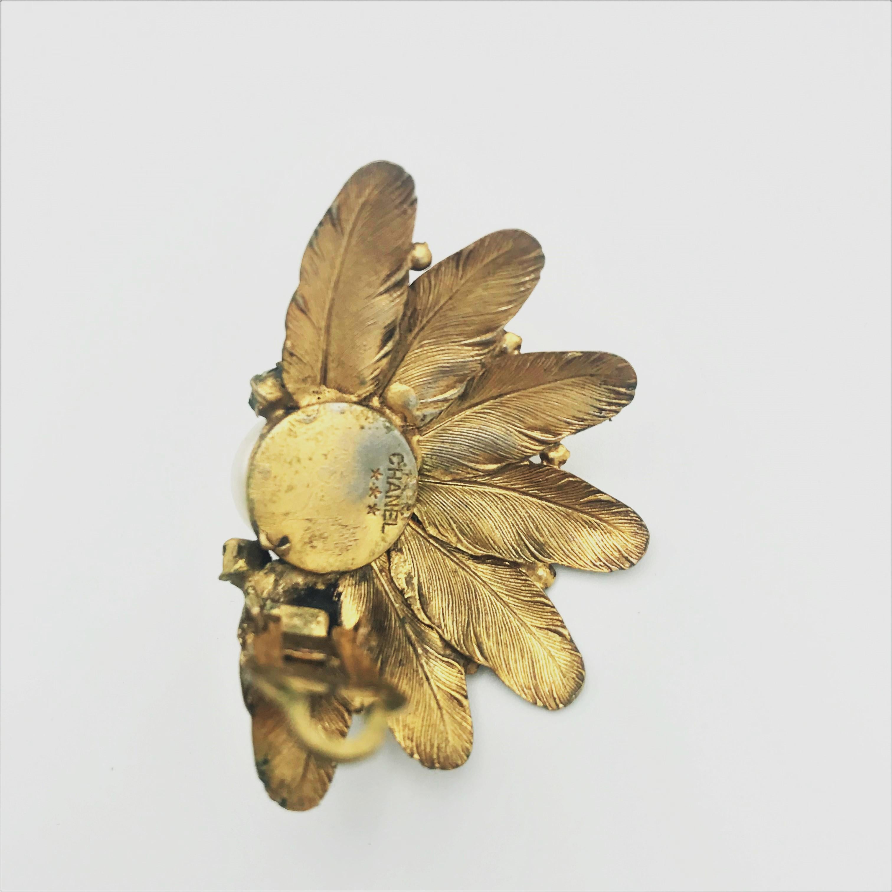 CLIP-ON EARRING by COCO CHANEL, Museums piece, 3 stars 1950/1960  For Sale 3