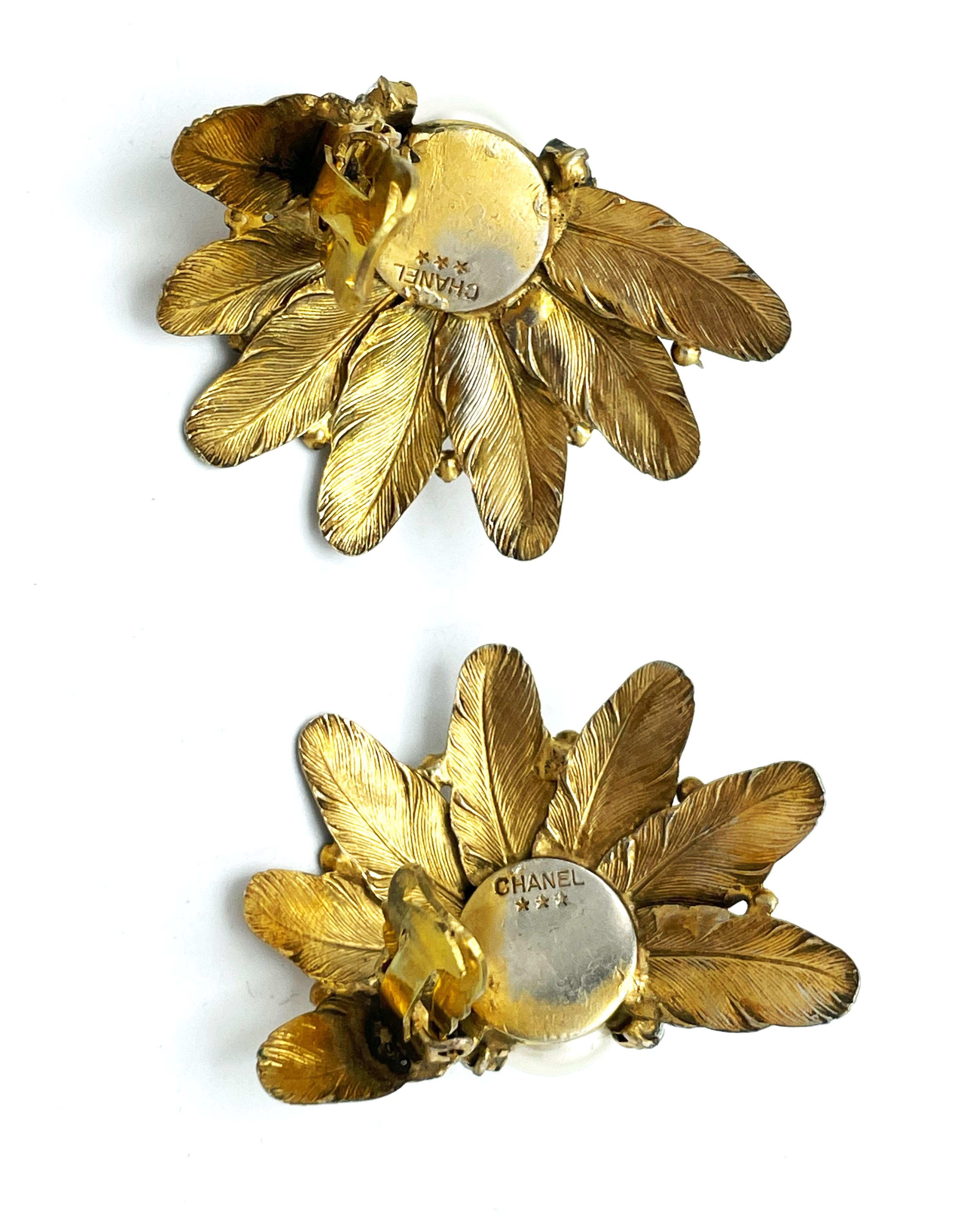 CLIP-ON EARRING by COCO CHANEL, Museums piece, 3 stars 1950/1960  For Sale 5