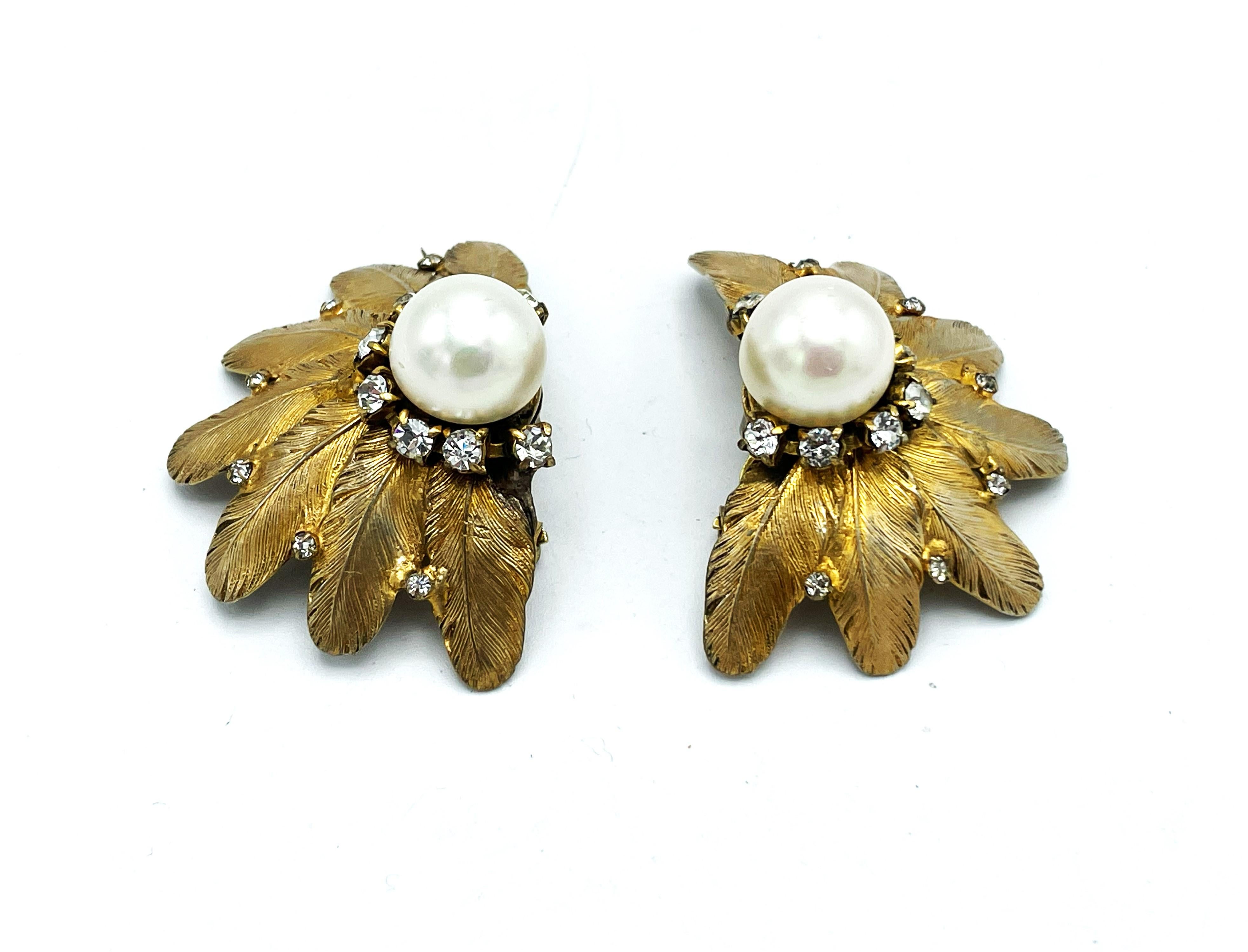 CLIP-ON EARRING by COCO CHANEL, Museums piece, 3 stars 1950/1960  In Good Condition For Sale In Stuttgart, DE