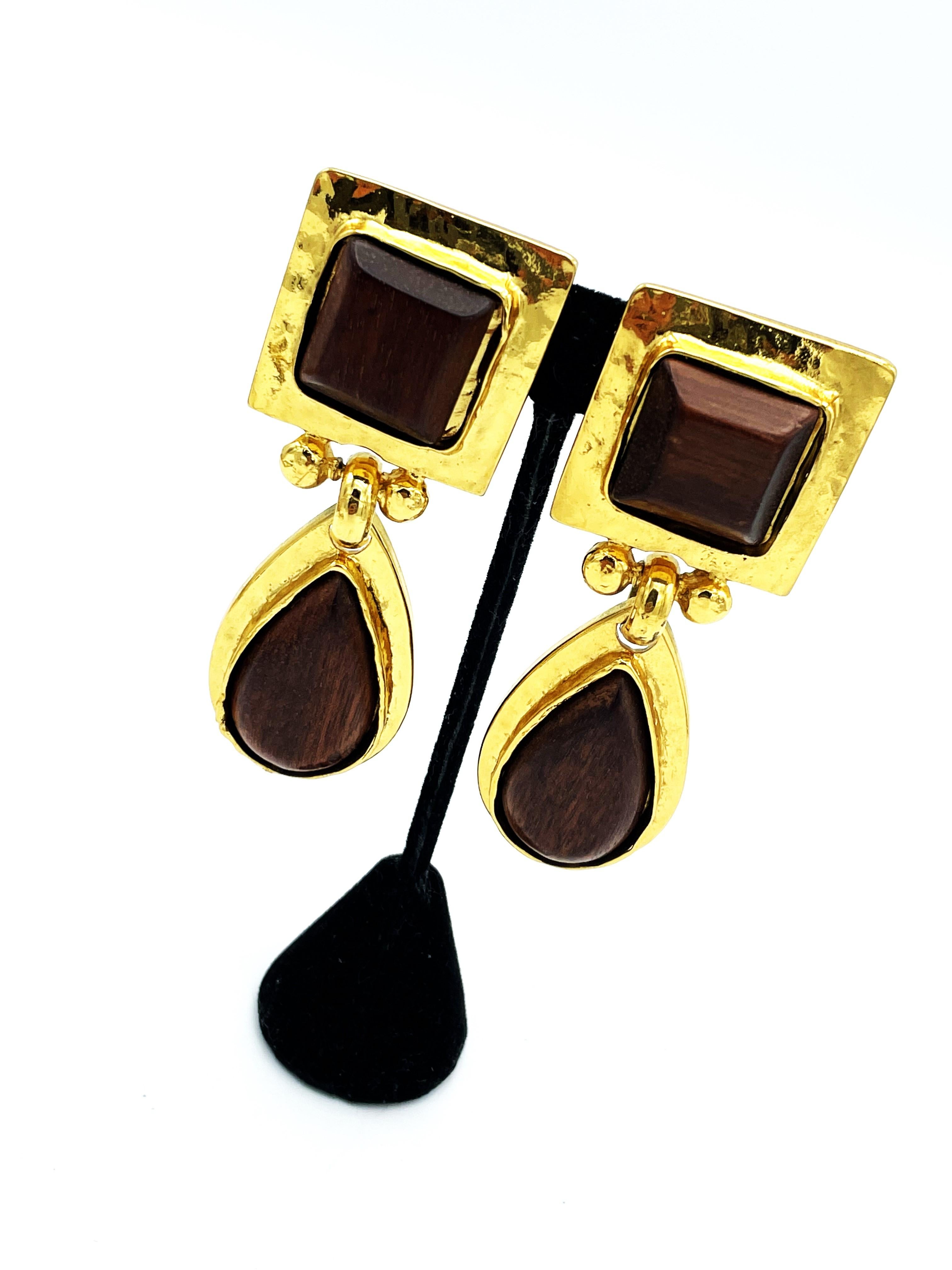 Clip-on earring by Eduard Rambaud Paris, 2 parts with wood filling, gilded  In Excellent Condition For Sale In Stuttgart, DE