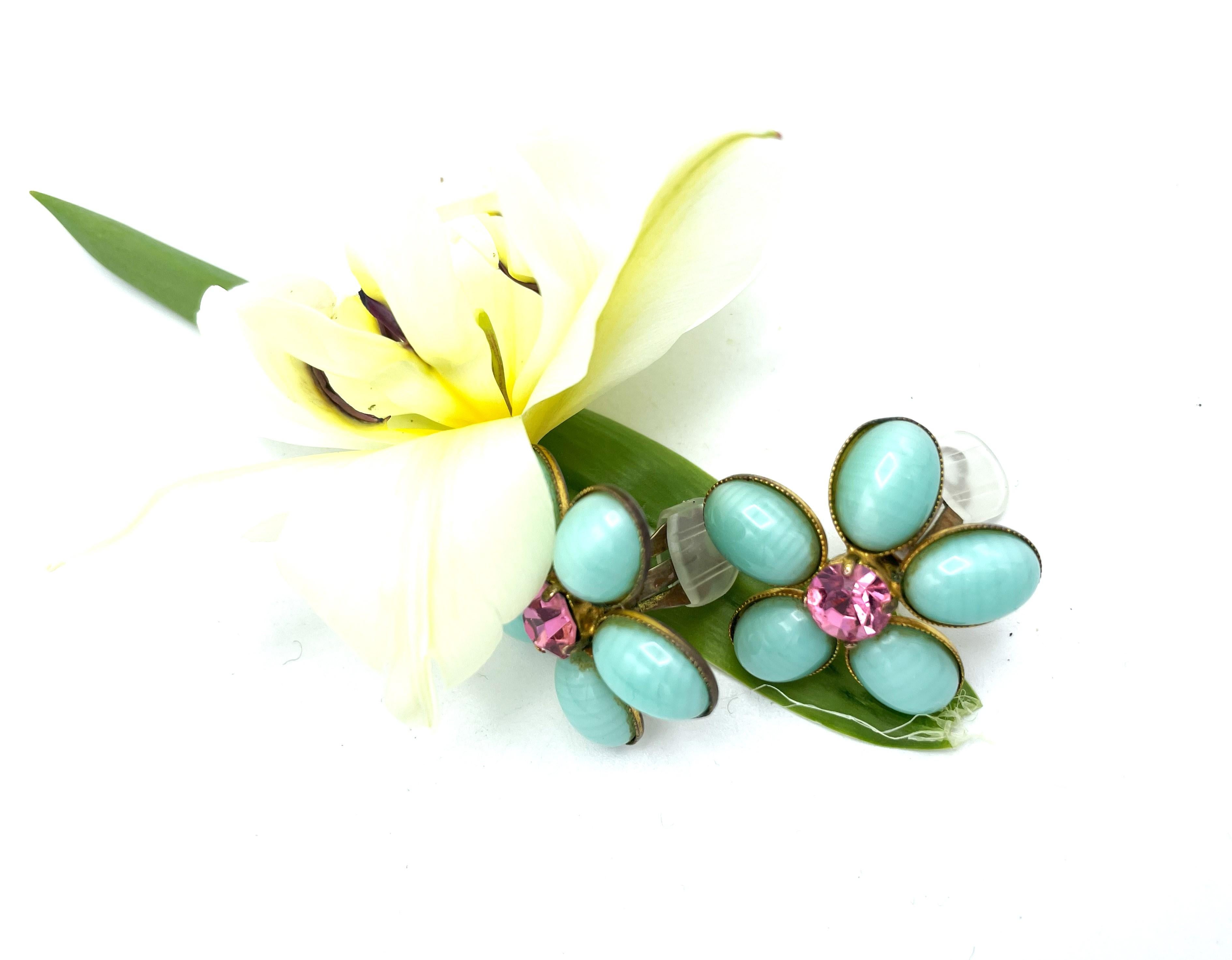 Since 1986, PHILIPPE FERRANDIS creates jewellery sets and accessories always different and spectacular.
