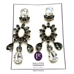 Orecchino a clip di Philippe Ferrandis PARIS, strass Swarovski, anni 2010