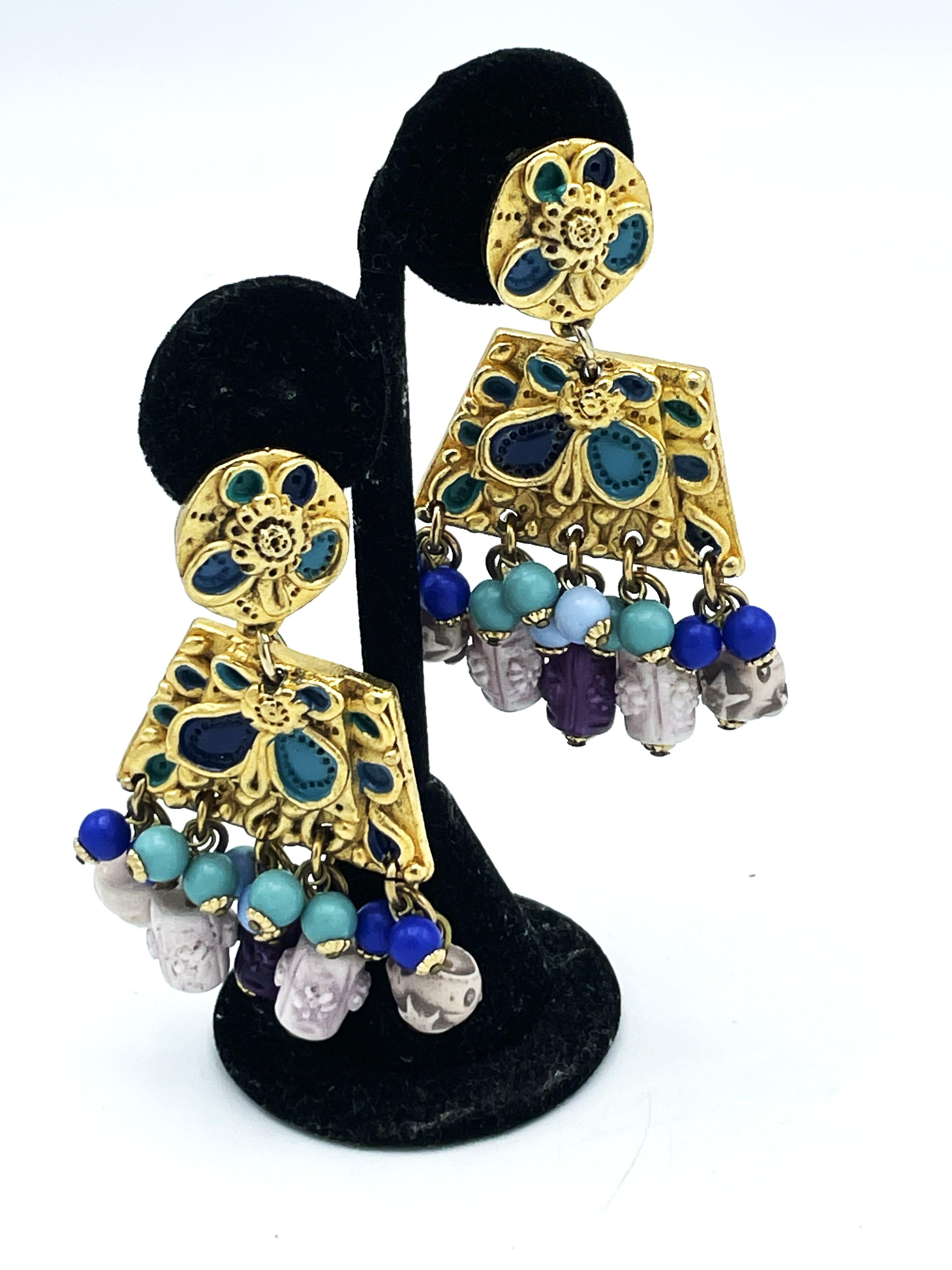 Artist Clip-on earring from Jacky De G Paris, dangle, enamelled, gold plated, 1990s For Sale