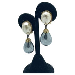 Orecchino a clip, perla finta bianca e argento di Mosell New York degli anni '50