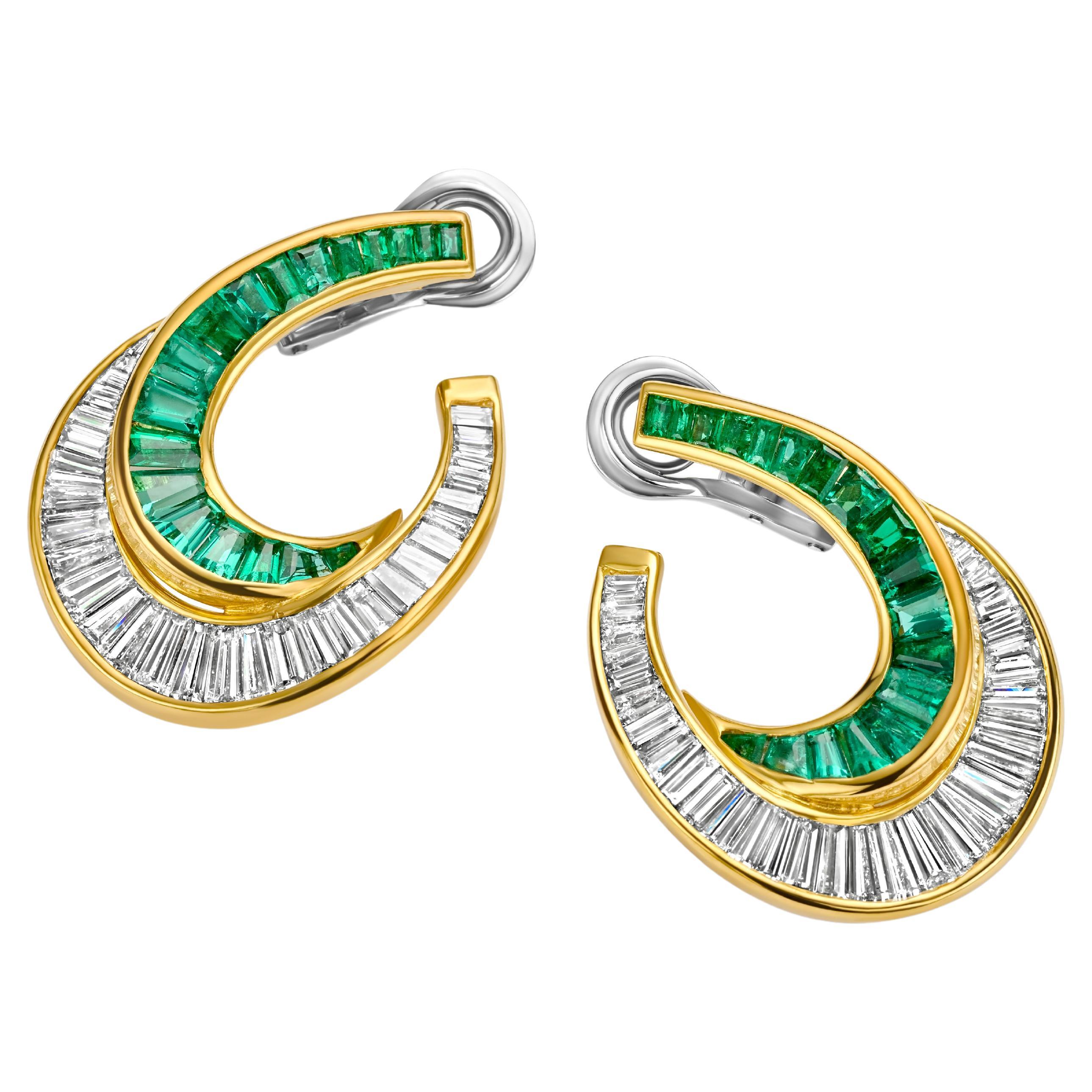 Boucles d'oreilles à clips 5 carats d'émeraudes et de diamants baguettes de 4,5 carats, Estate Sultan Oman en vente