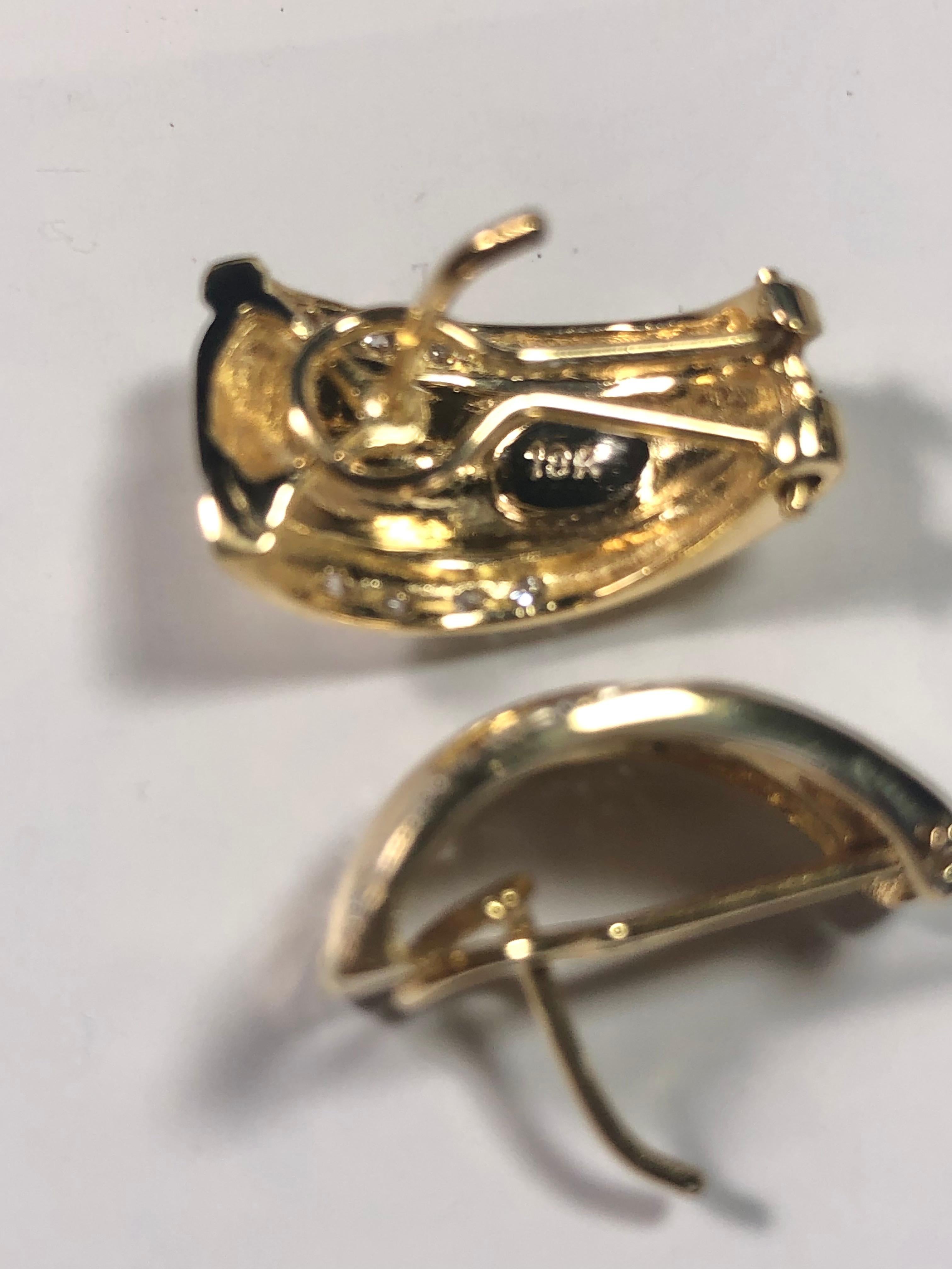 Boucles d'oreilles à clip en or jaune 18 carats et diamants en vente 1