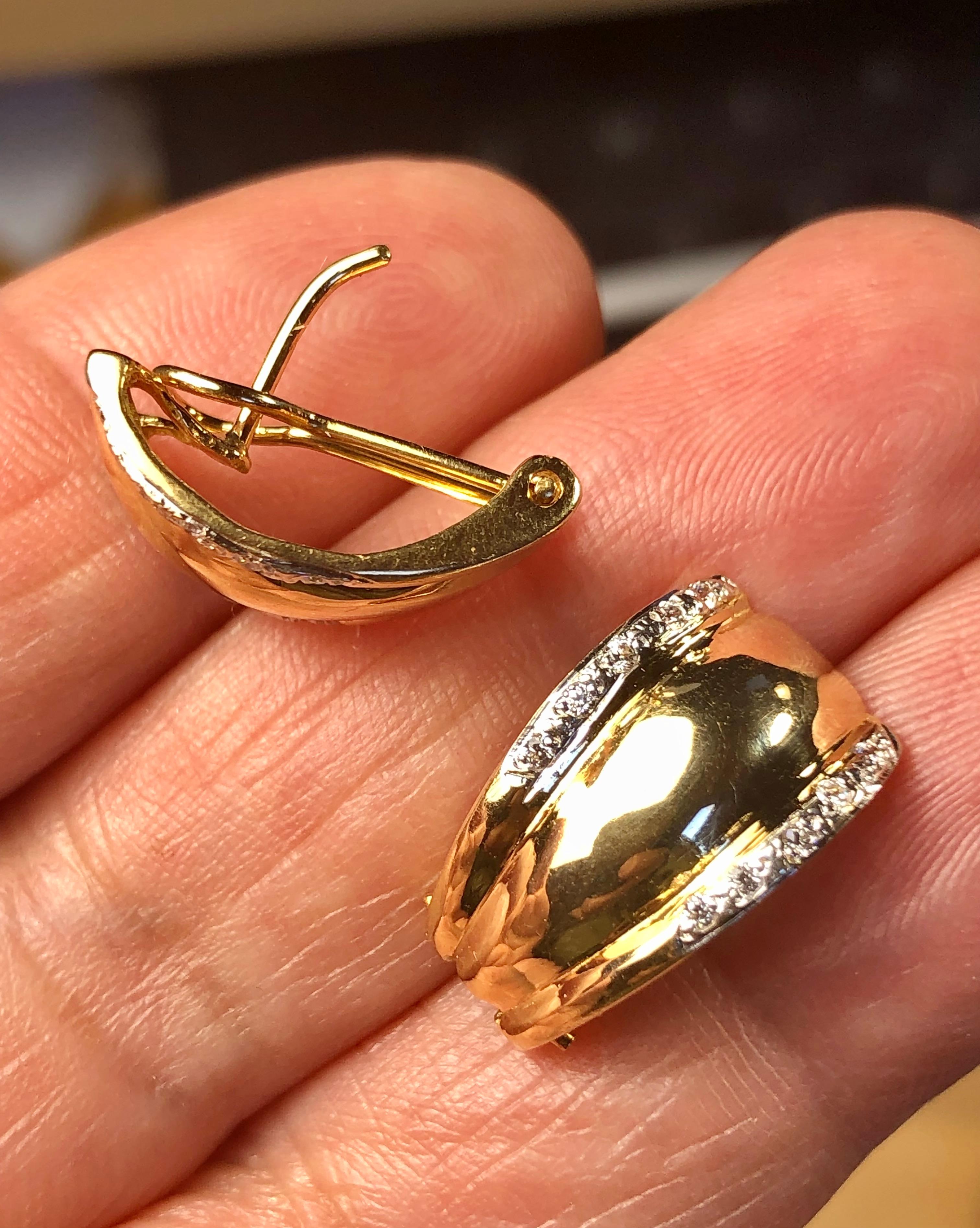 Taille ronde Boucles d'oreilles à clip en or jaune 18 carats et diamants en vente