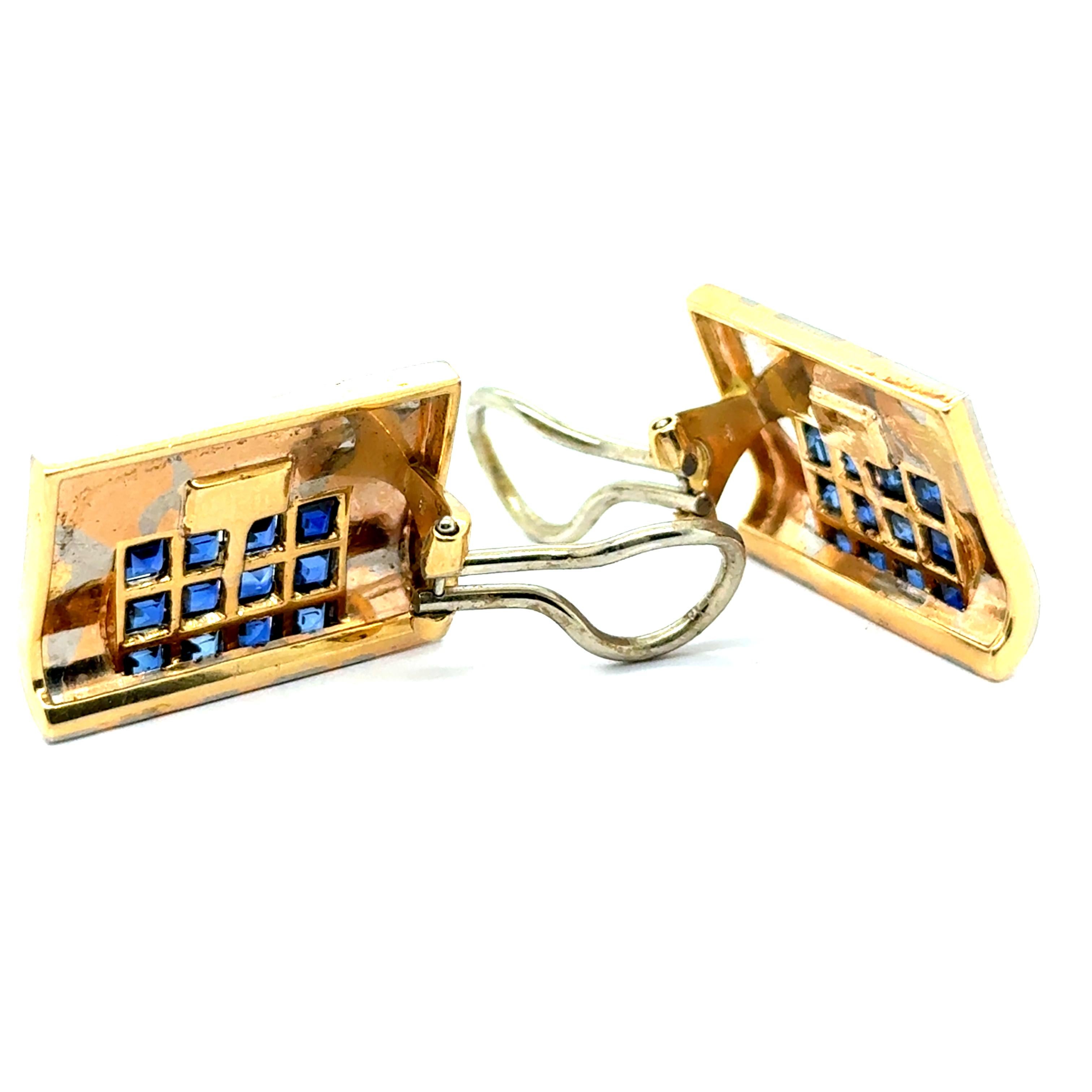 Clip-on Earrings with Blue Sapphires in 18 Karat Yellow Gold In Good Condition For Sale In Lucerne, CH