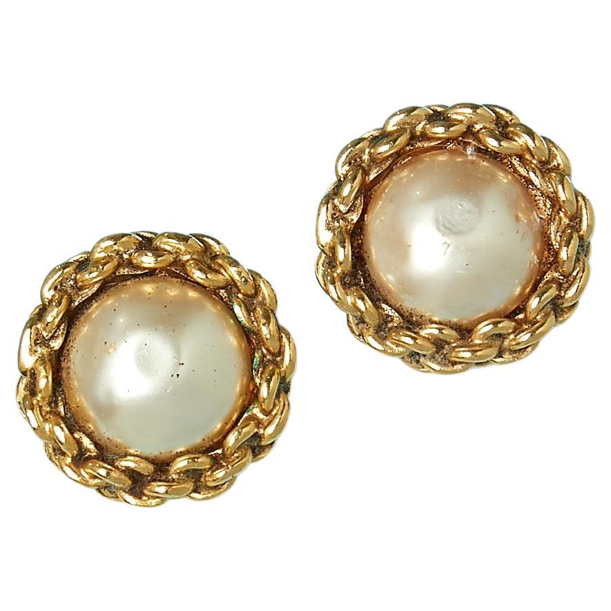 Clip-on earrings with gold metal chain and pearls Chanel Circa 1970's  For Sale