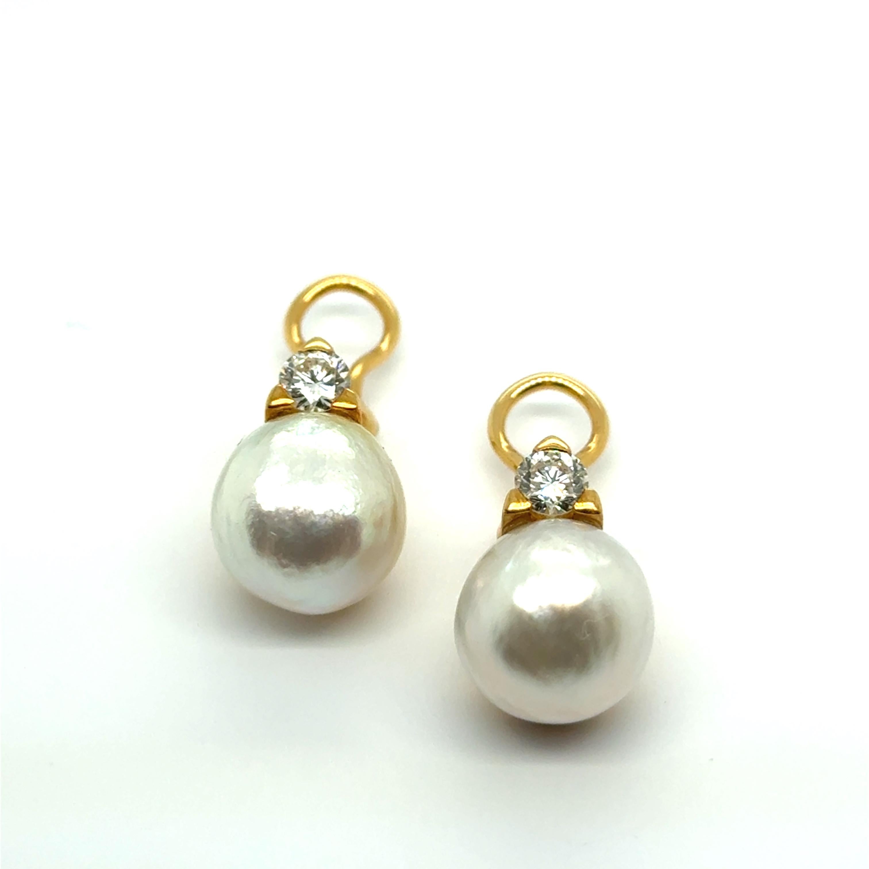 Clip-on Earrings with South Sea Pearls & Diamonds in 18K Yellow Gold by Péclard In Good Condition For Sale In Lucerne, CH