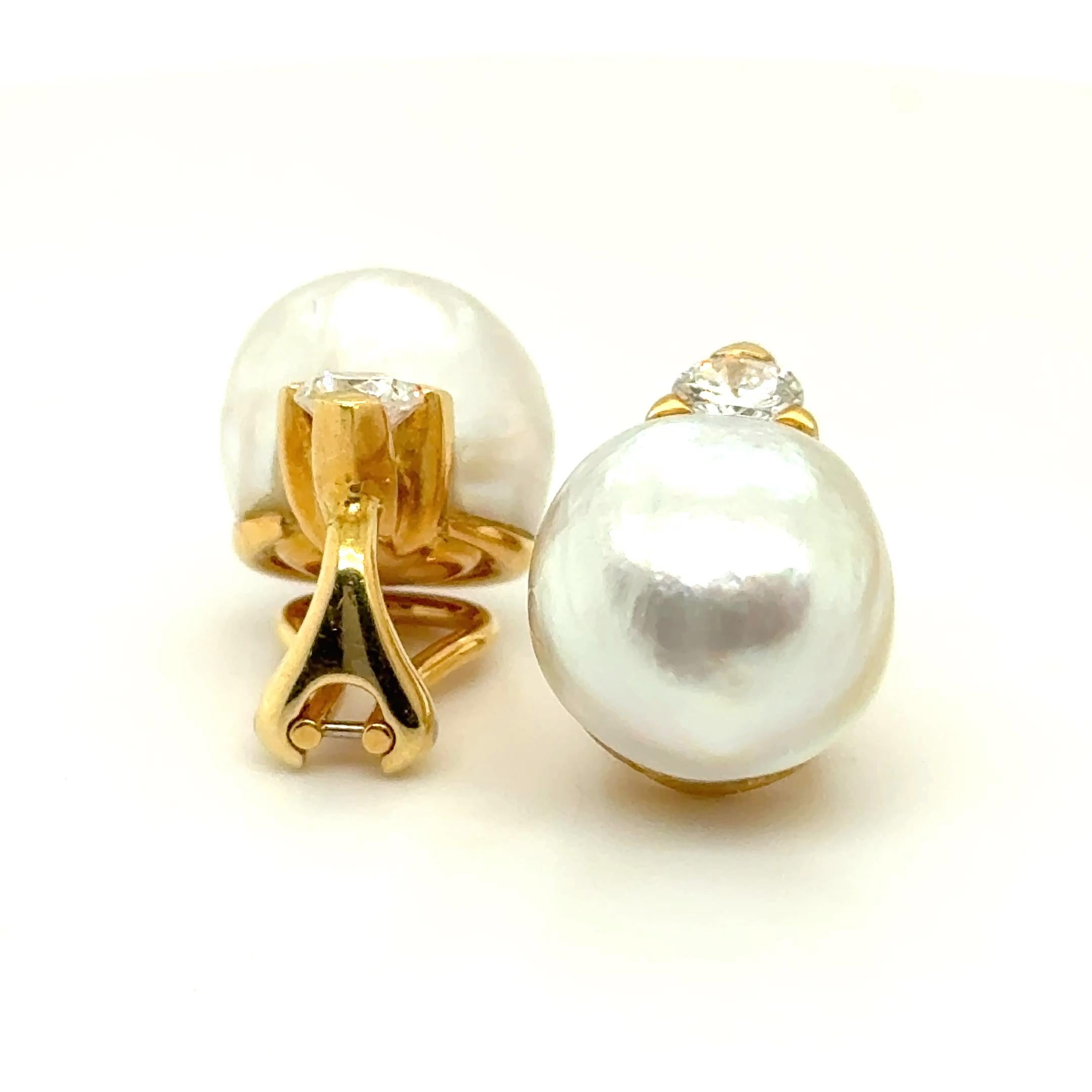 Clip-on Earrings with South Sea Pearls & Diamonds in 18K Yellow Gold by Péclard For Sale 3