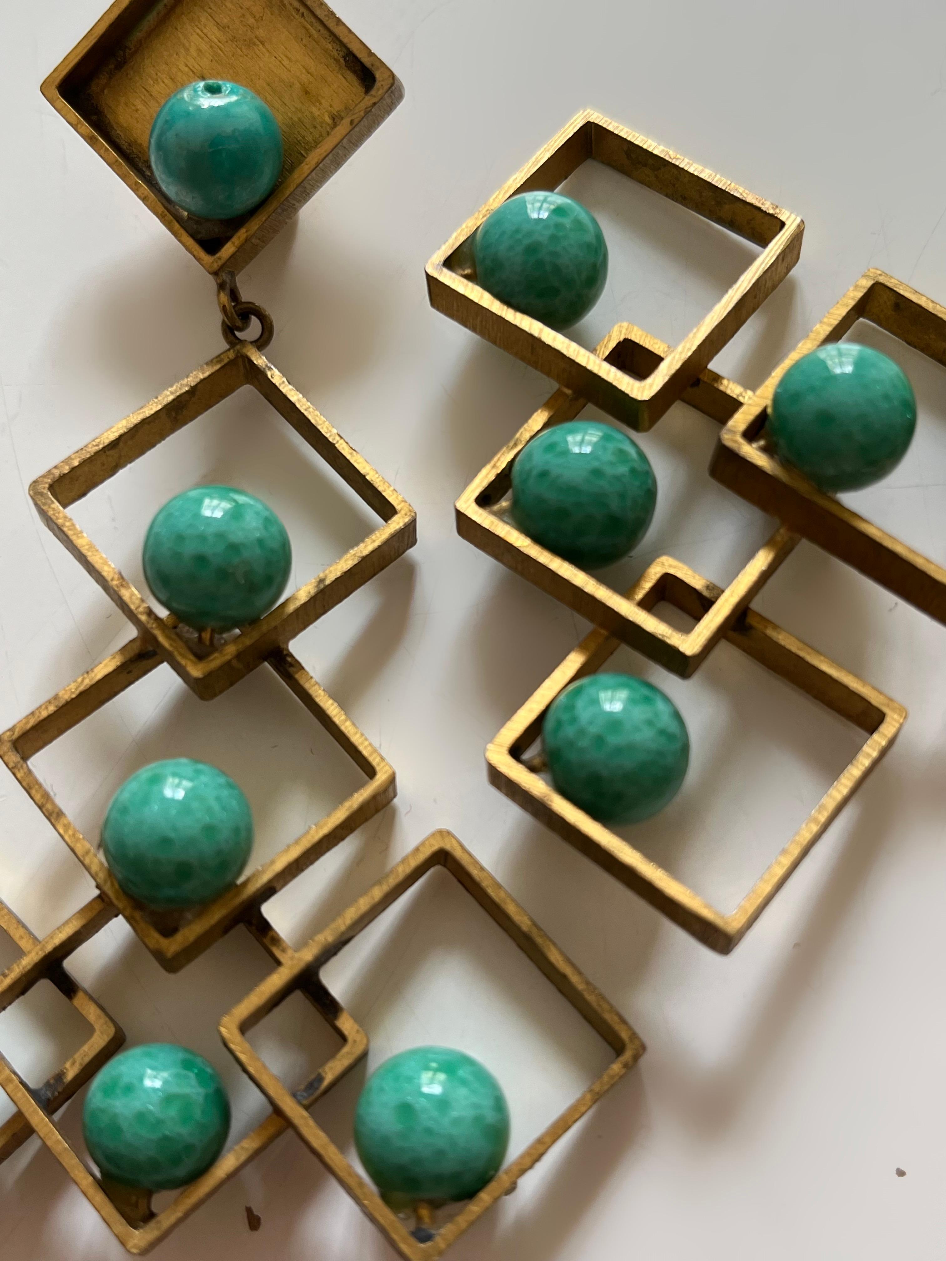 Clip on Geometric Brass-colored Earrings In Excellent Condition For Sale In PARIS, FR
