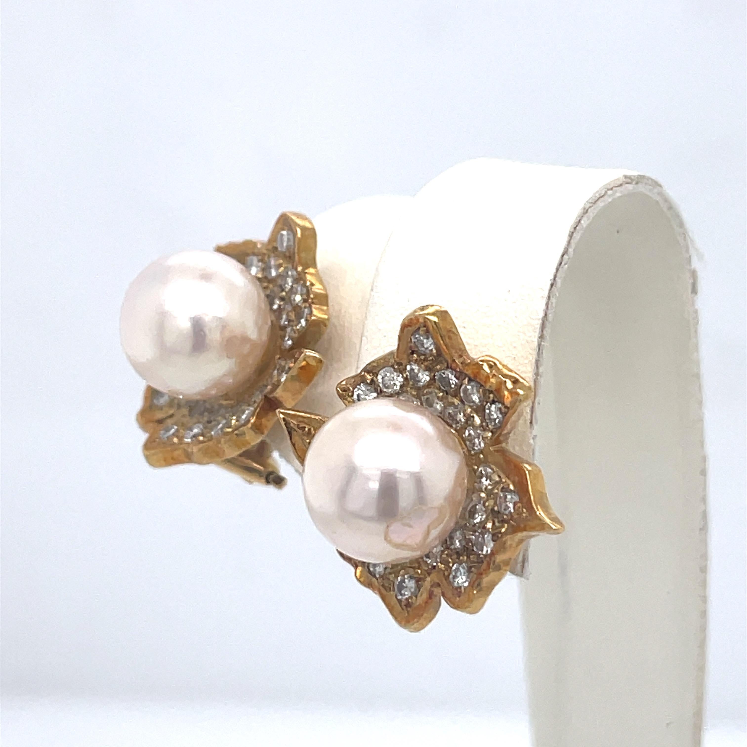Women's or Men's Clip-On Pearl and Diamonds Vintage Earrings, Flower Peral Earrings, Yellow Gold For Sale