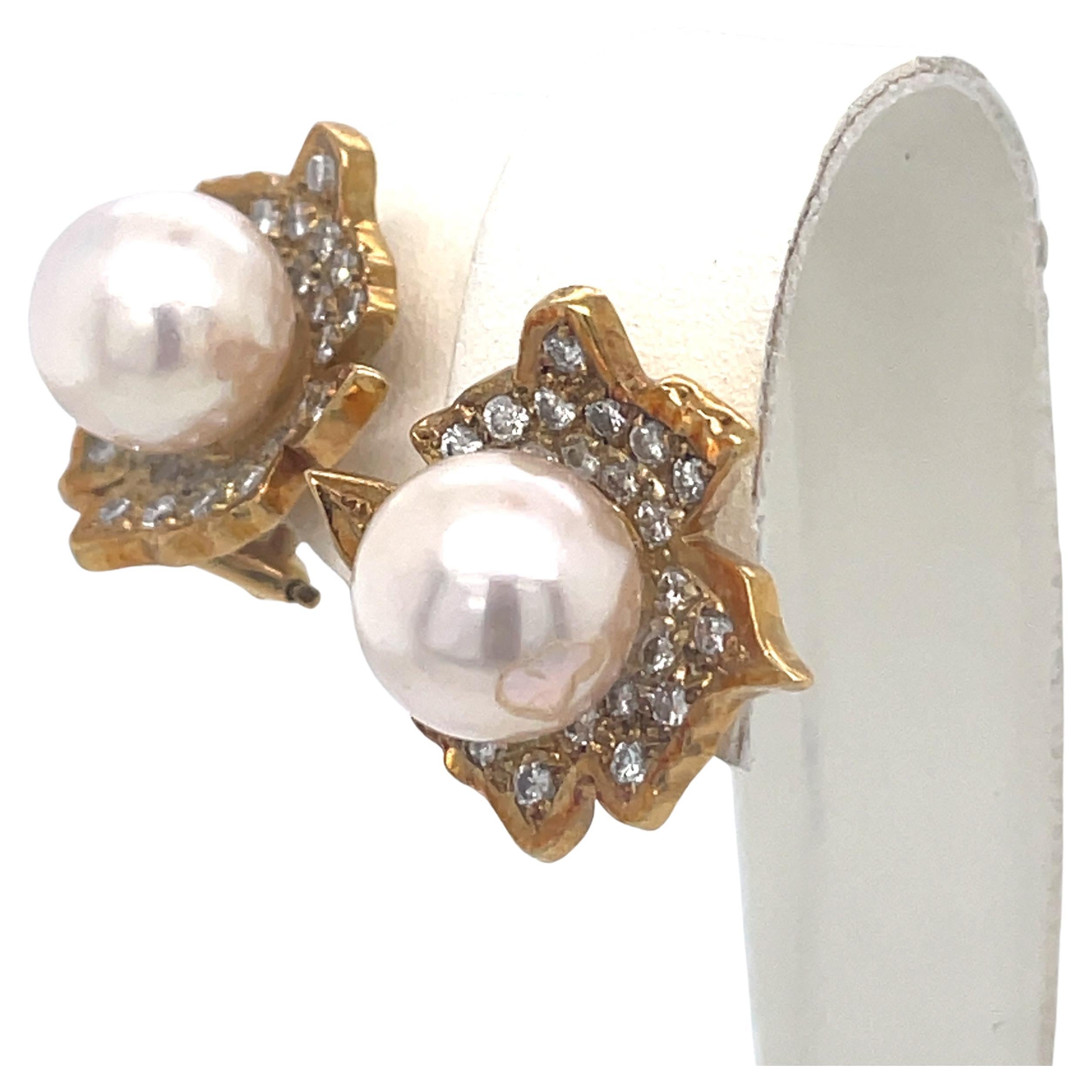Clip-On Pearl and Diamonds Vintage Earrings, Flower Peral Earrings, Yellow Gold For Sale