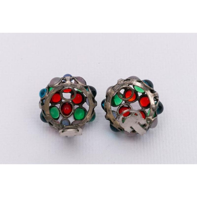 Clip-on Silvery Metal Earrings with Multicolor Glass Paste In Good Condition For Sale In SAINT-OUEN-SUR-SEINE, FR