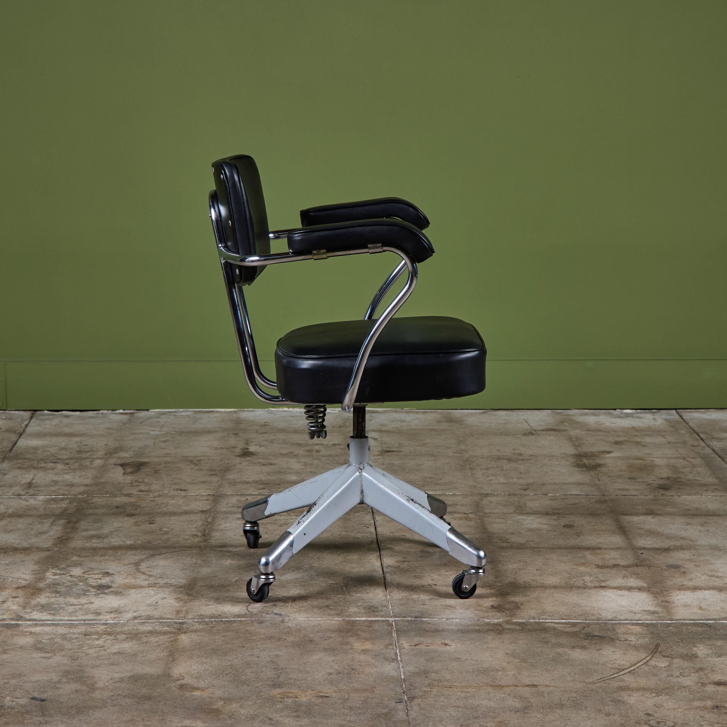 Sedia da ufficio Clipper in pelle nera In condizioni buone in vendita a Los Angeles, CA