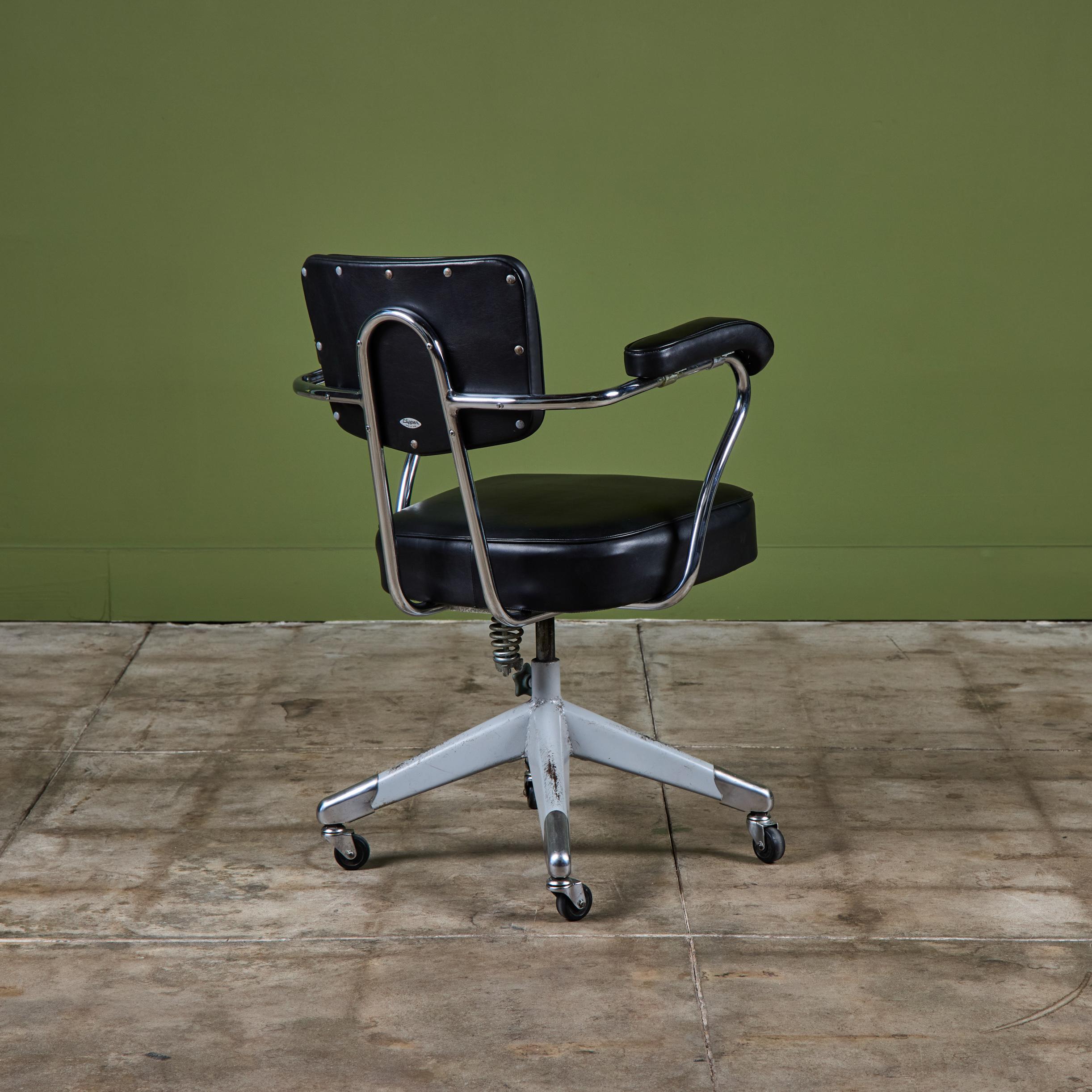 Metà XX secolo Sedia da ufficio Clipper in pelle nera in vendita