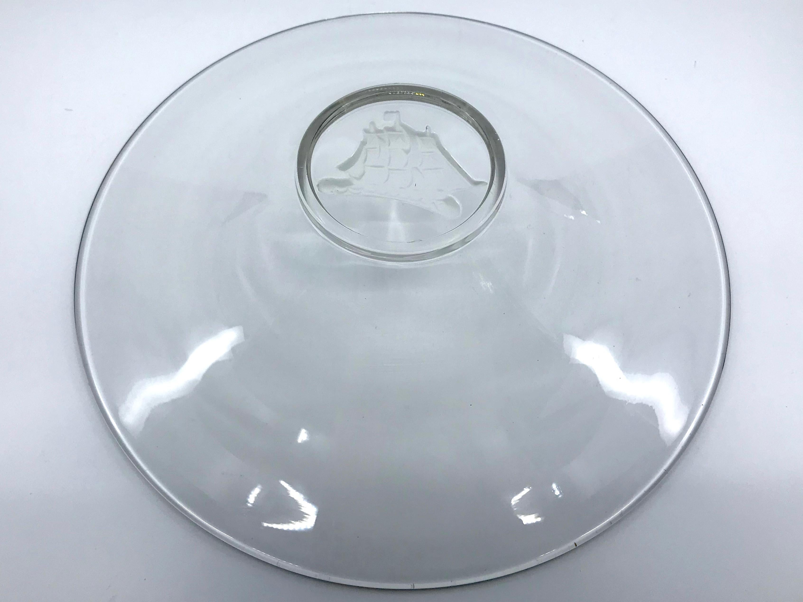 Clipper Ship Etched Glass Bowl In Good Condition For Sale In New York, NY