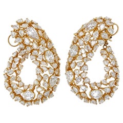 CLIPS EARRINGS With 41.00 Carat Multi-Shape Diamond In 18K Yellow Gold.