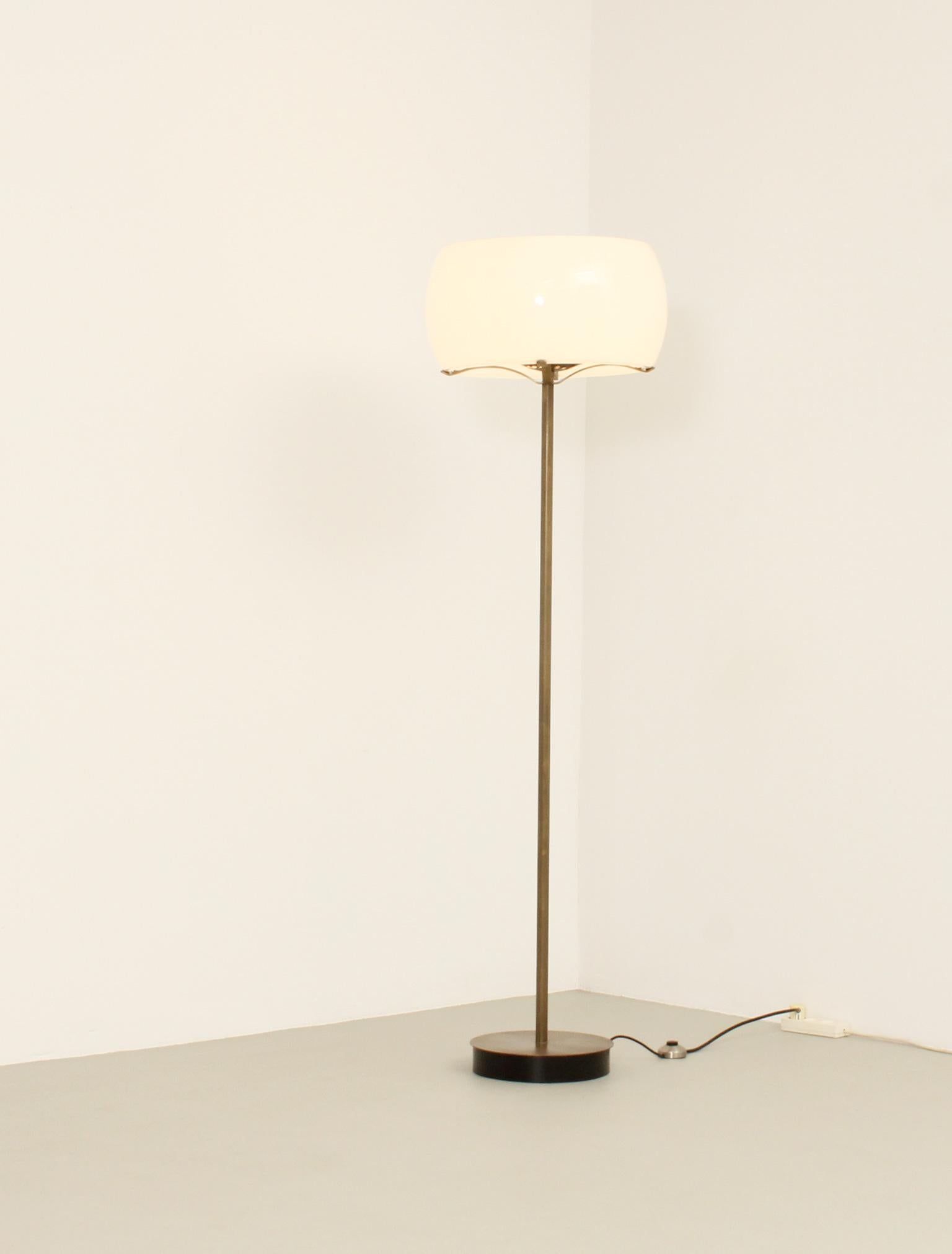 Clitunno Floor Lamp in Bronze Edition by Vico Magistretti for Artemide, 1963 For Sale 7