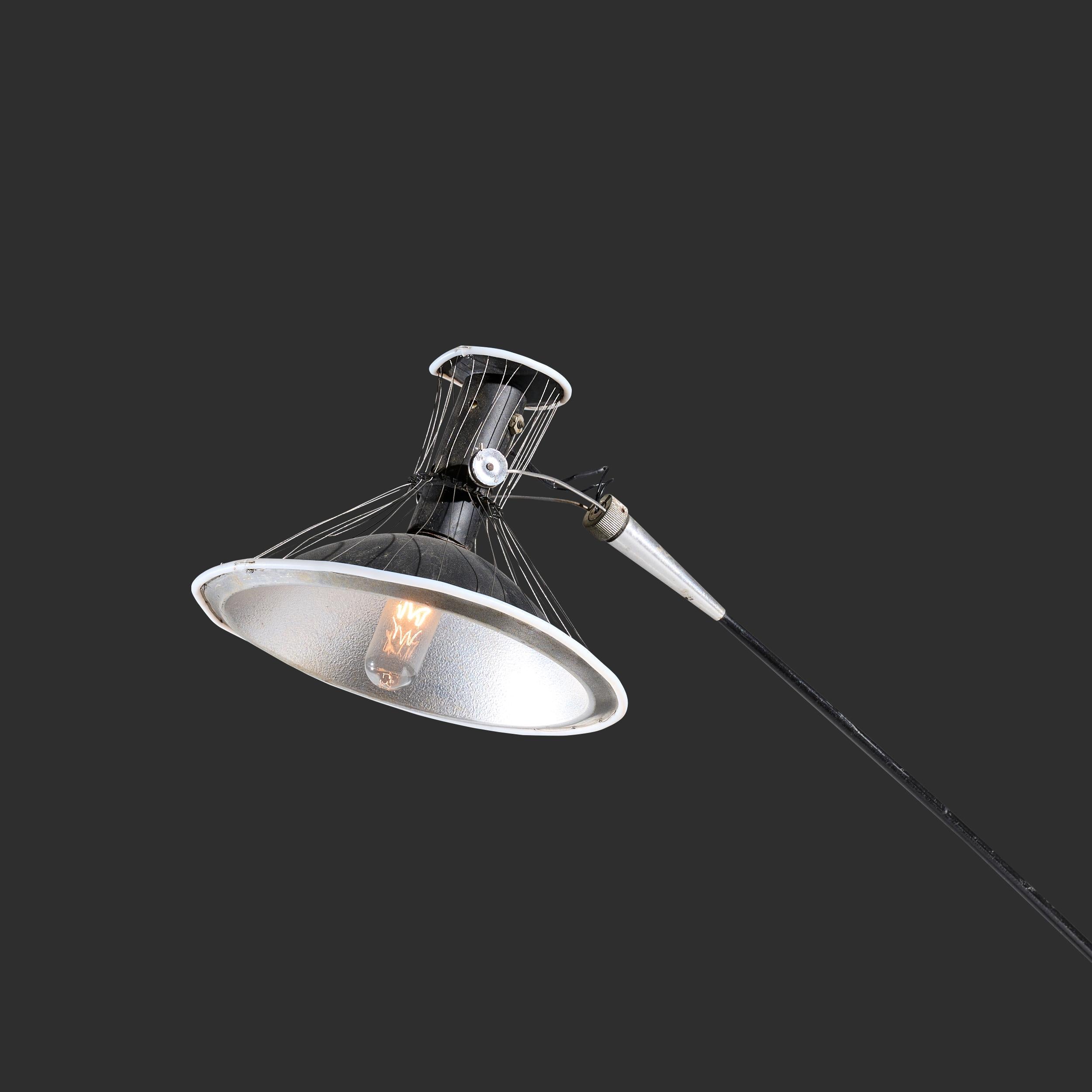 Aluminum Clive Entwistle rare articulating table lamp USA, c. 1965 For Sale