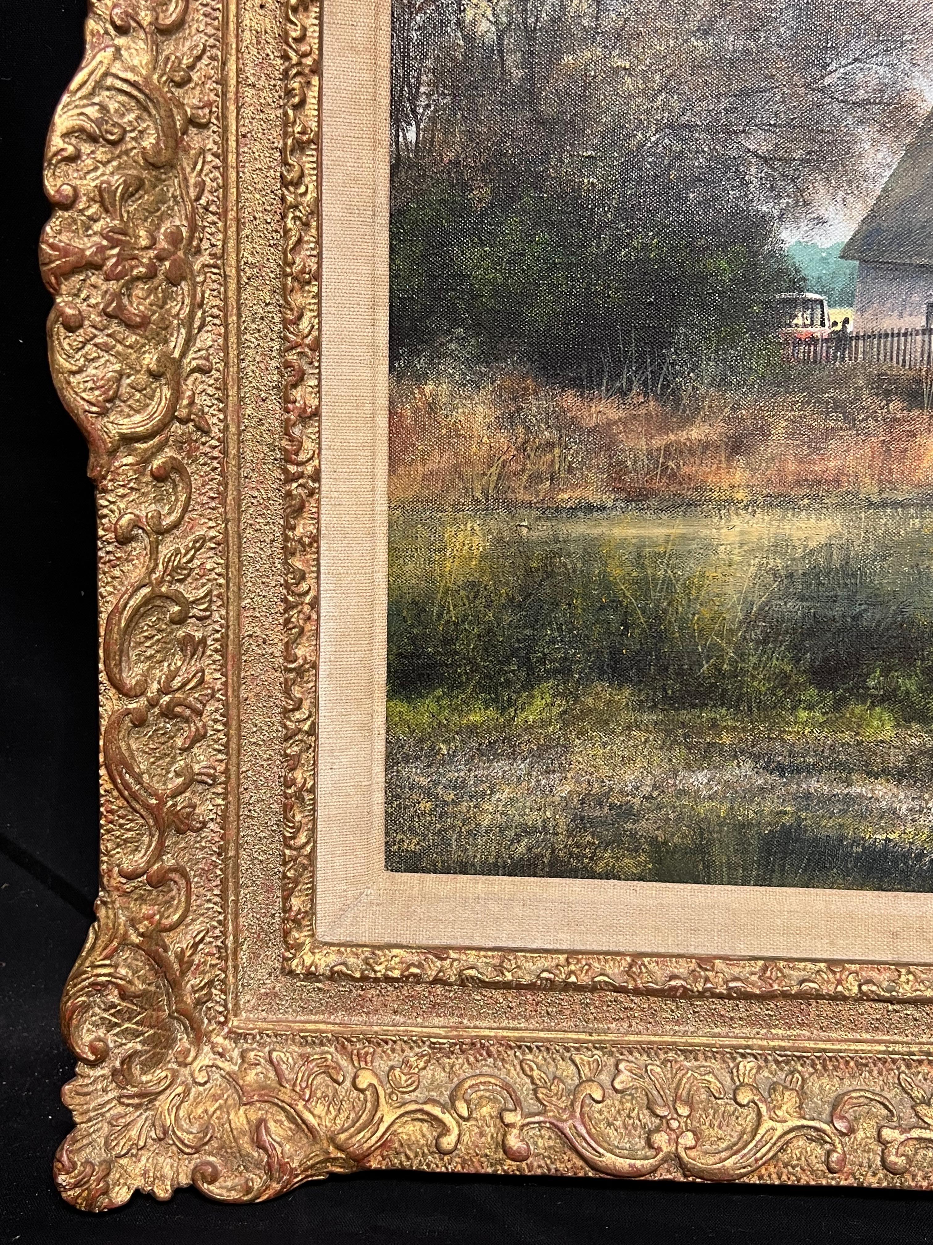 Tradicional cabaña inglesa de paja junto al río con cisnes Artista británico catalogado en venta 2