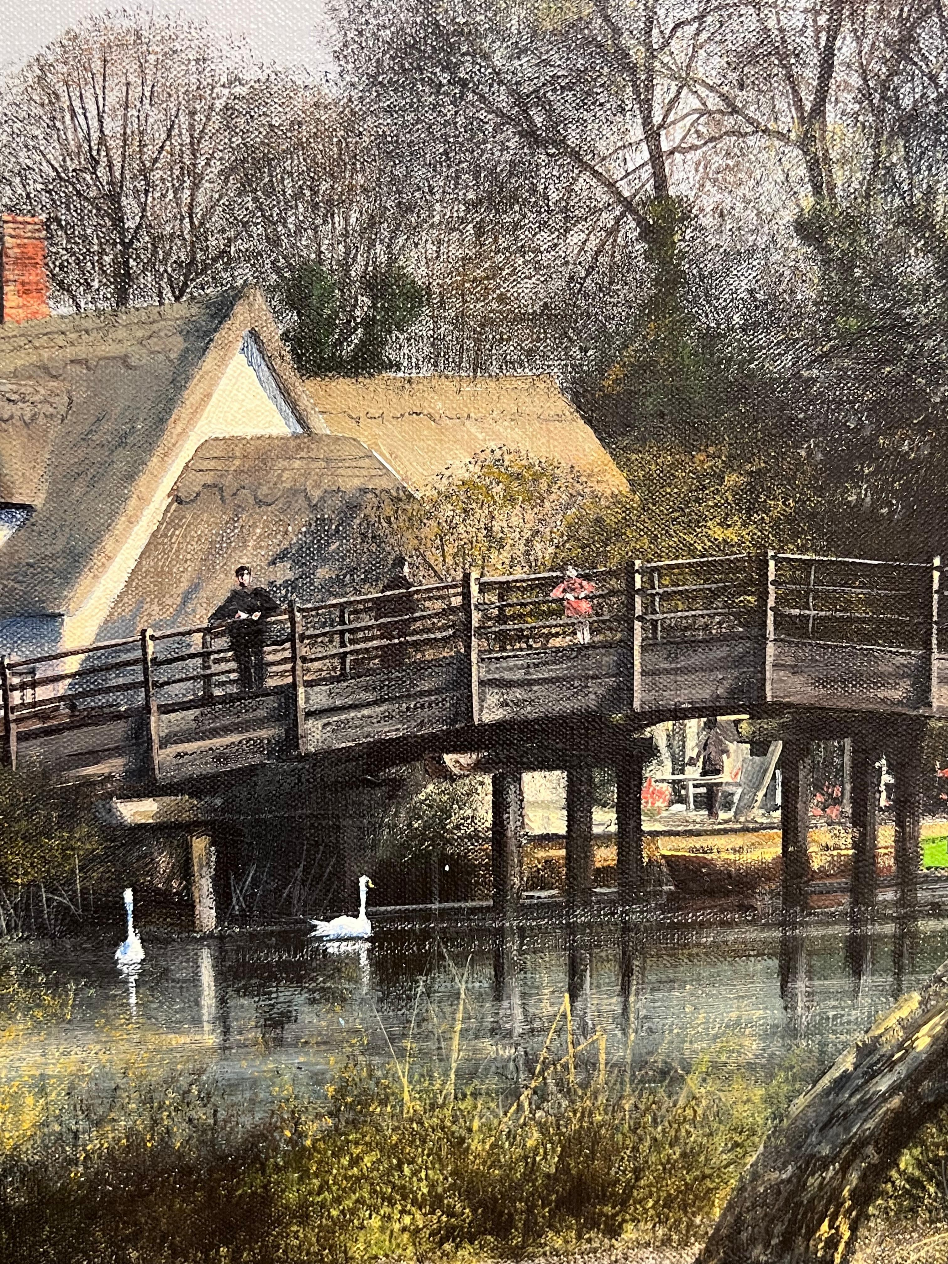 Tradicional cabaña inglesa de paja junto al río con cisnes Artista británico catalogado en venta 4