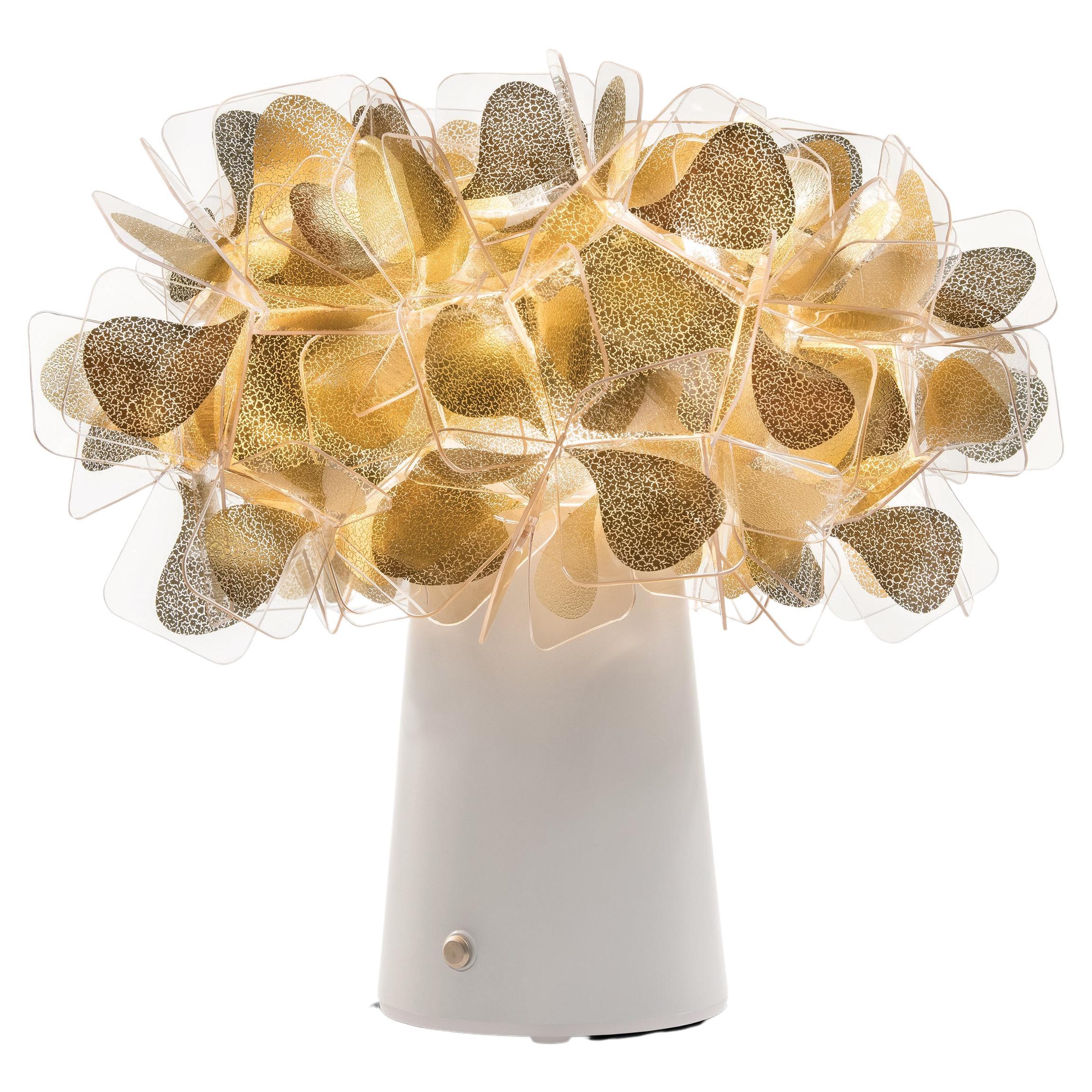 SLAMP Clizia Battery - Mama Non Mama, Leuchte mit goldenem Sockel entworfen von Adriano Rachele