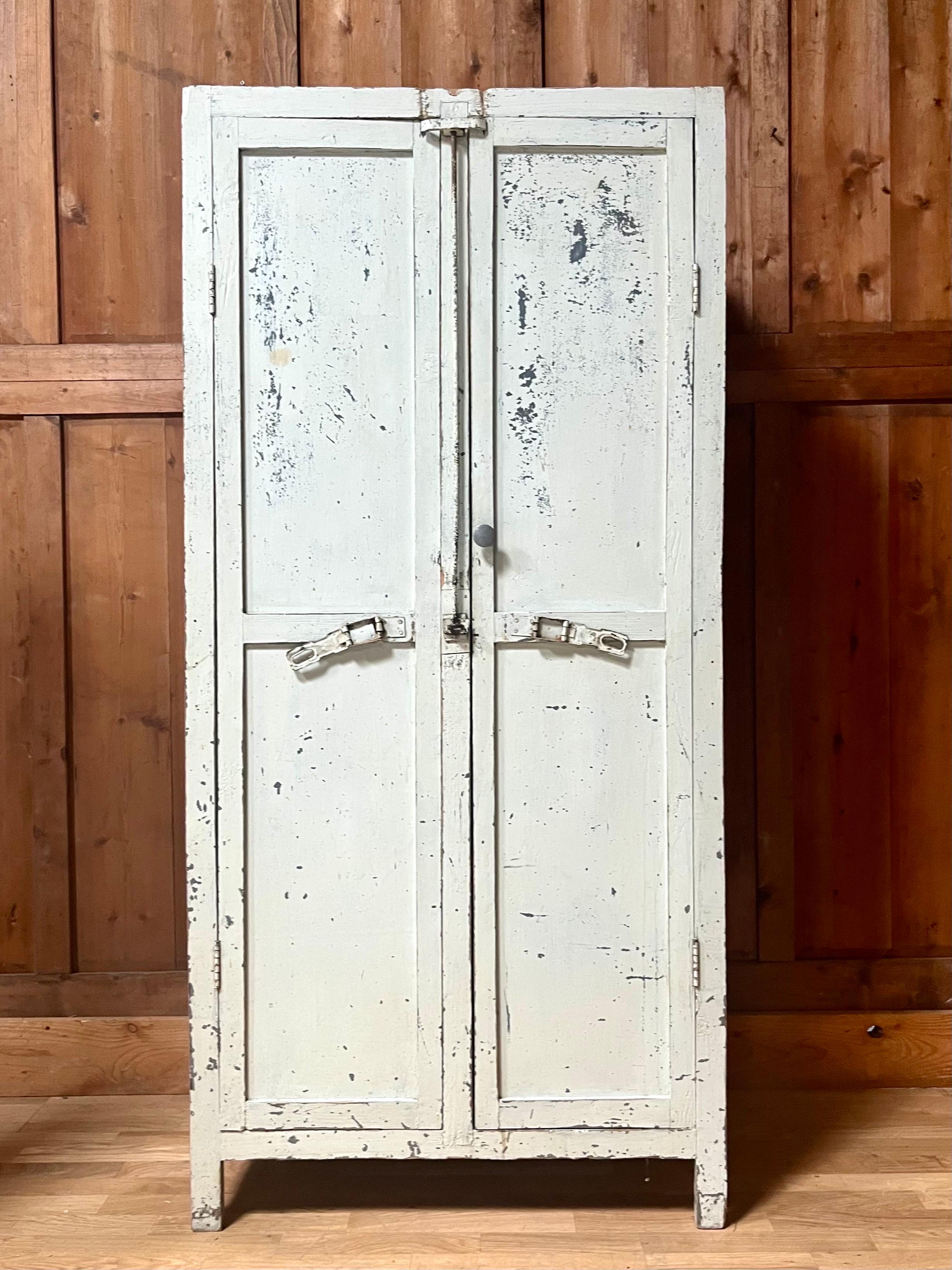 Armario guardarropa / taller - Armoire - industrial - vintage - Francia Patinado en venta