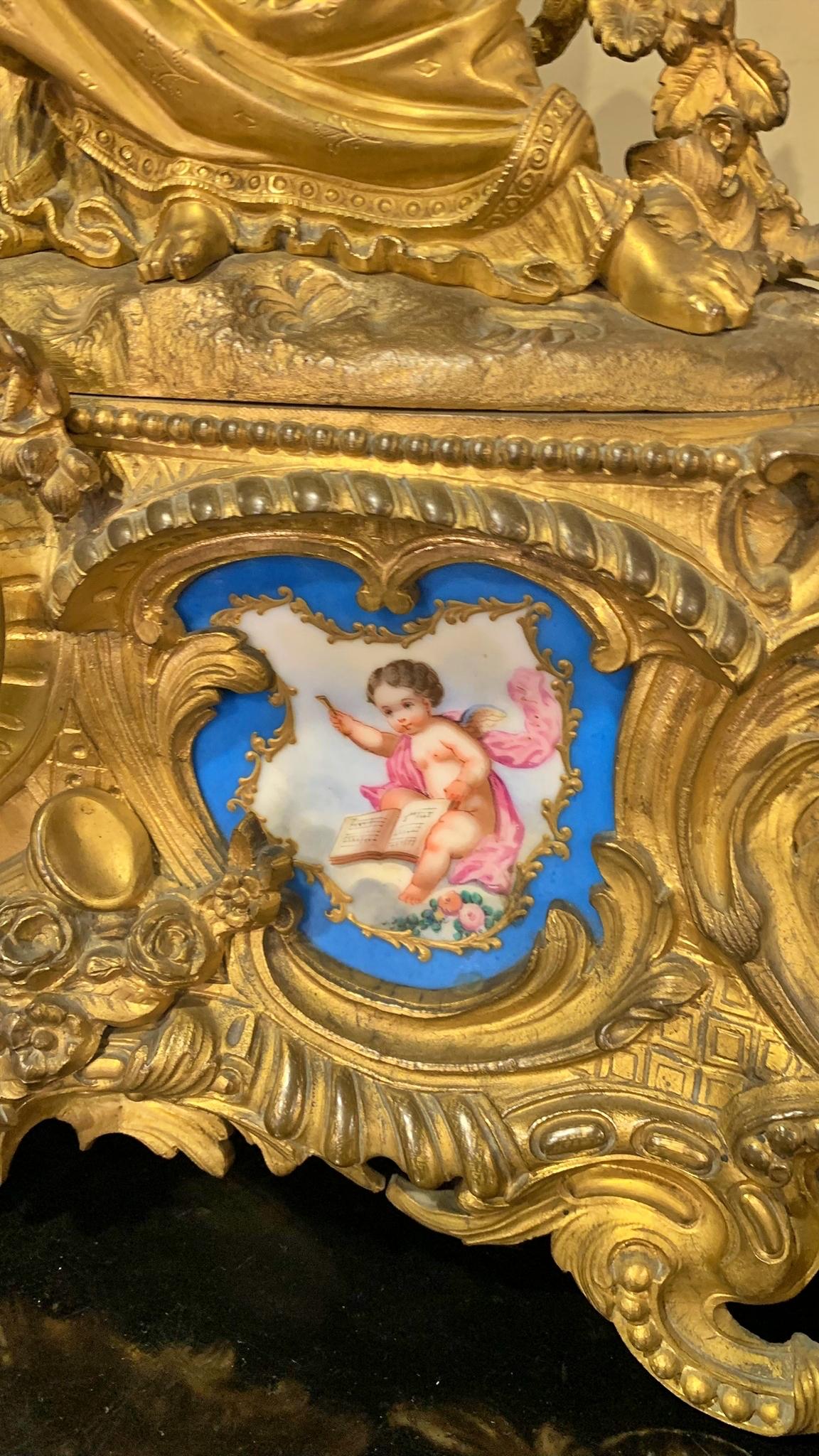 Horloge et paire de chandeliers Napoléon III, France, XIXe siècle en vente 4