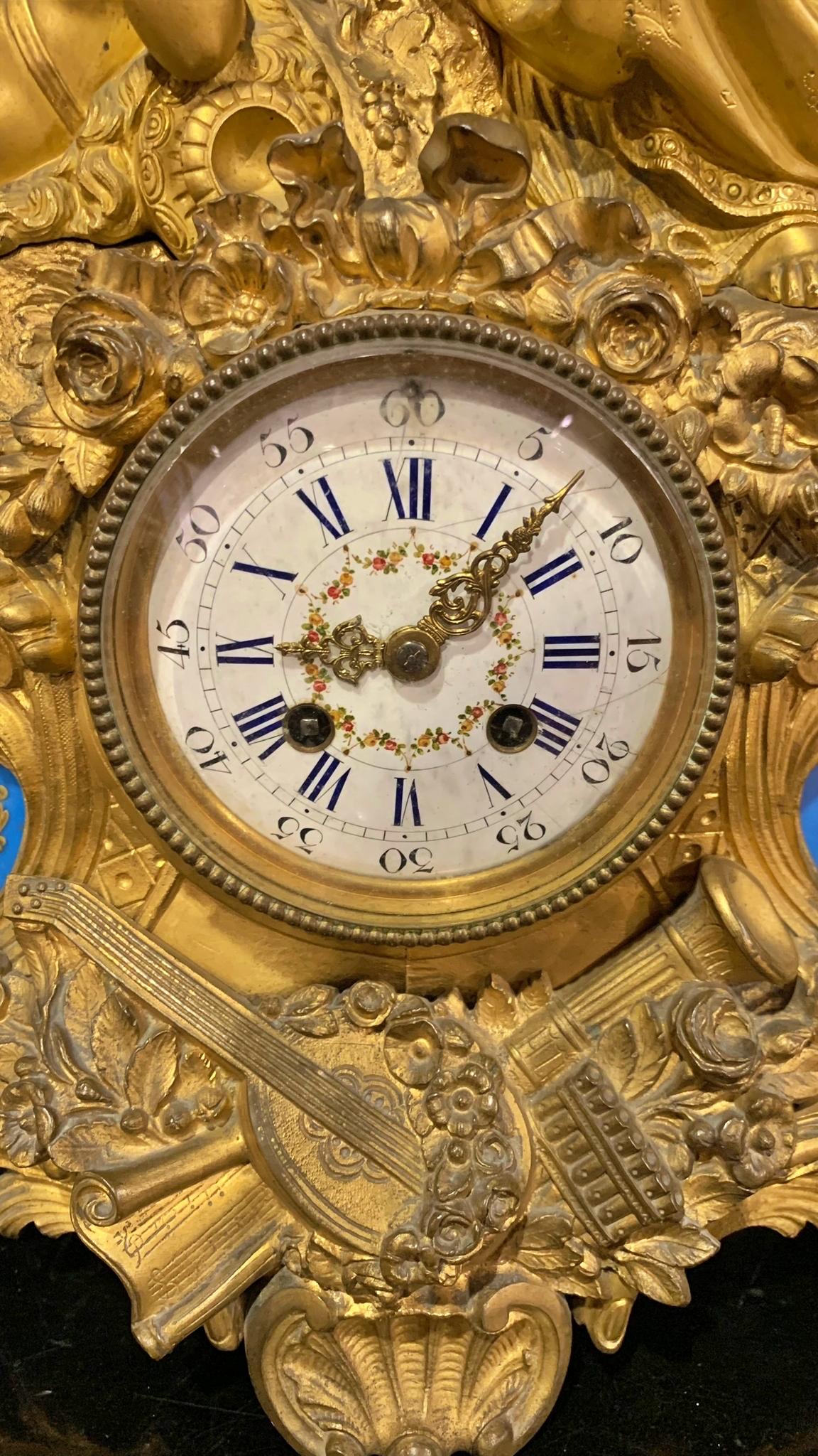 Horloge et paire de chandeliers Napoléon III, France, XIXe siècle en vente 6