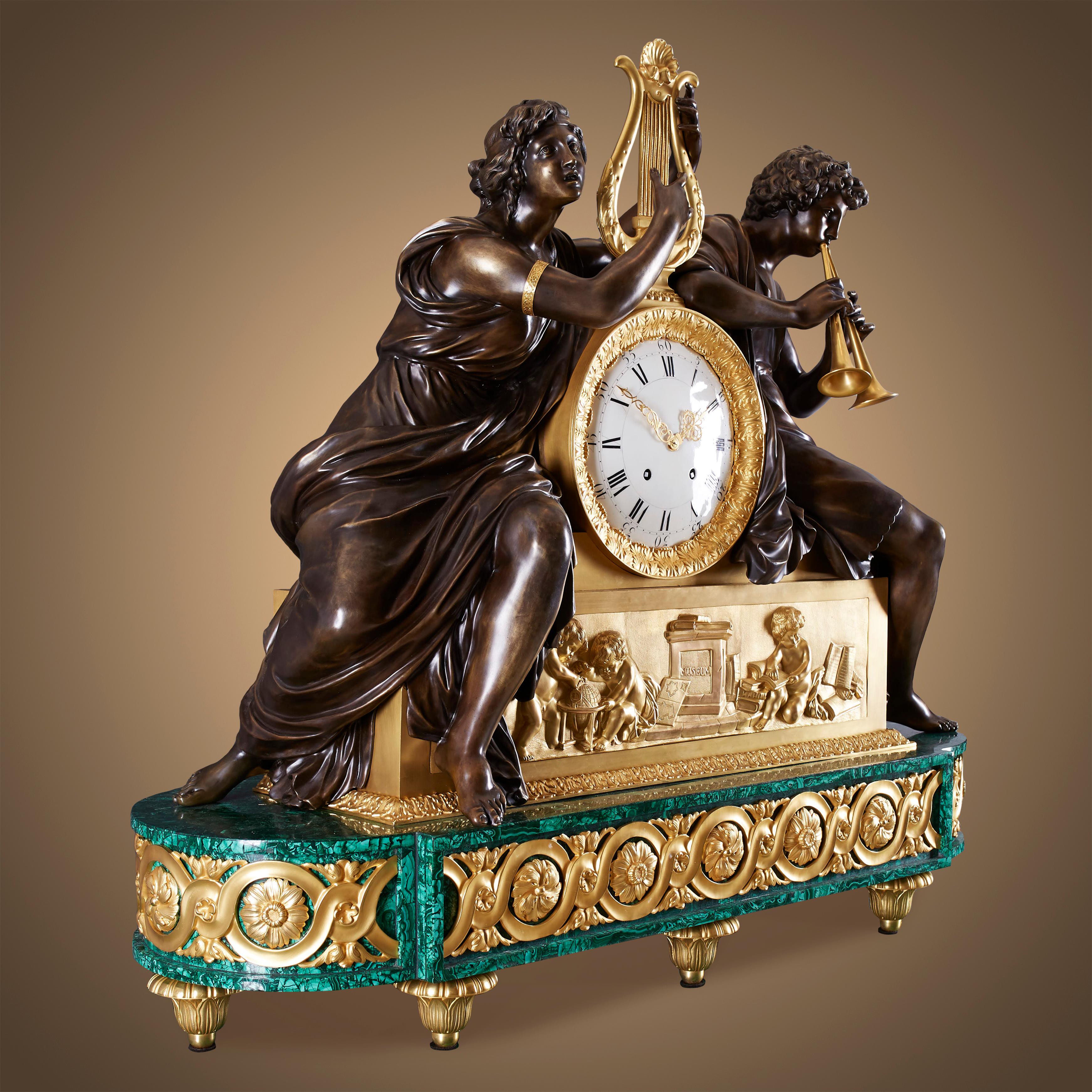 Doré Clock and vase Set 19th Century Louis Philippe Charles X style with 8-song en vente