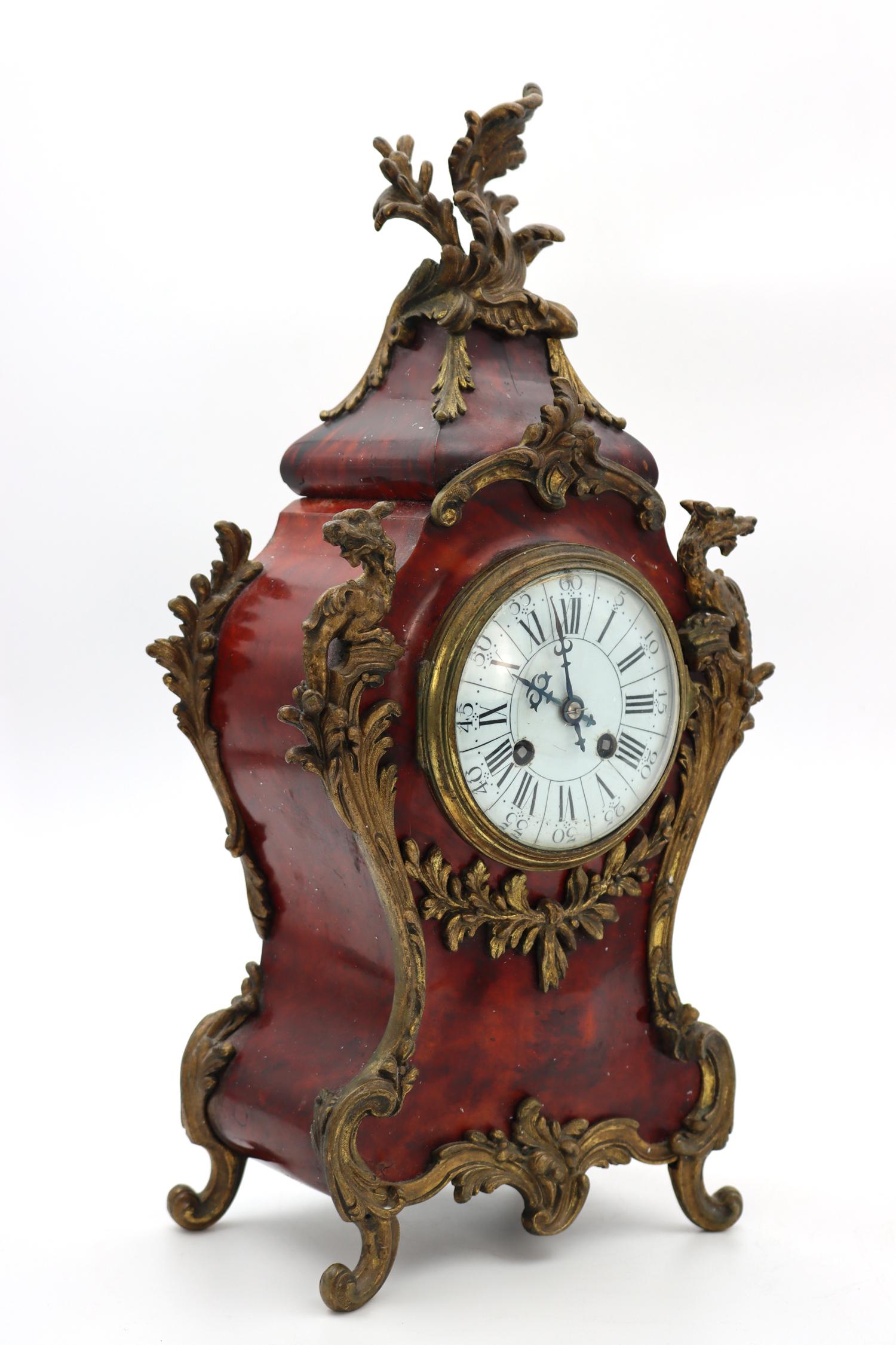Uhr, Kaminsims im Louis XV-Stil (Spätes 19. Jahrhundert) im Angebot