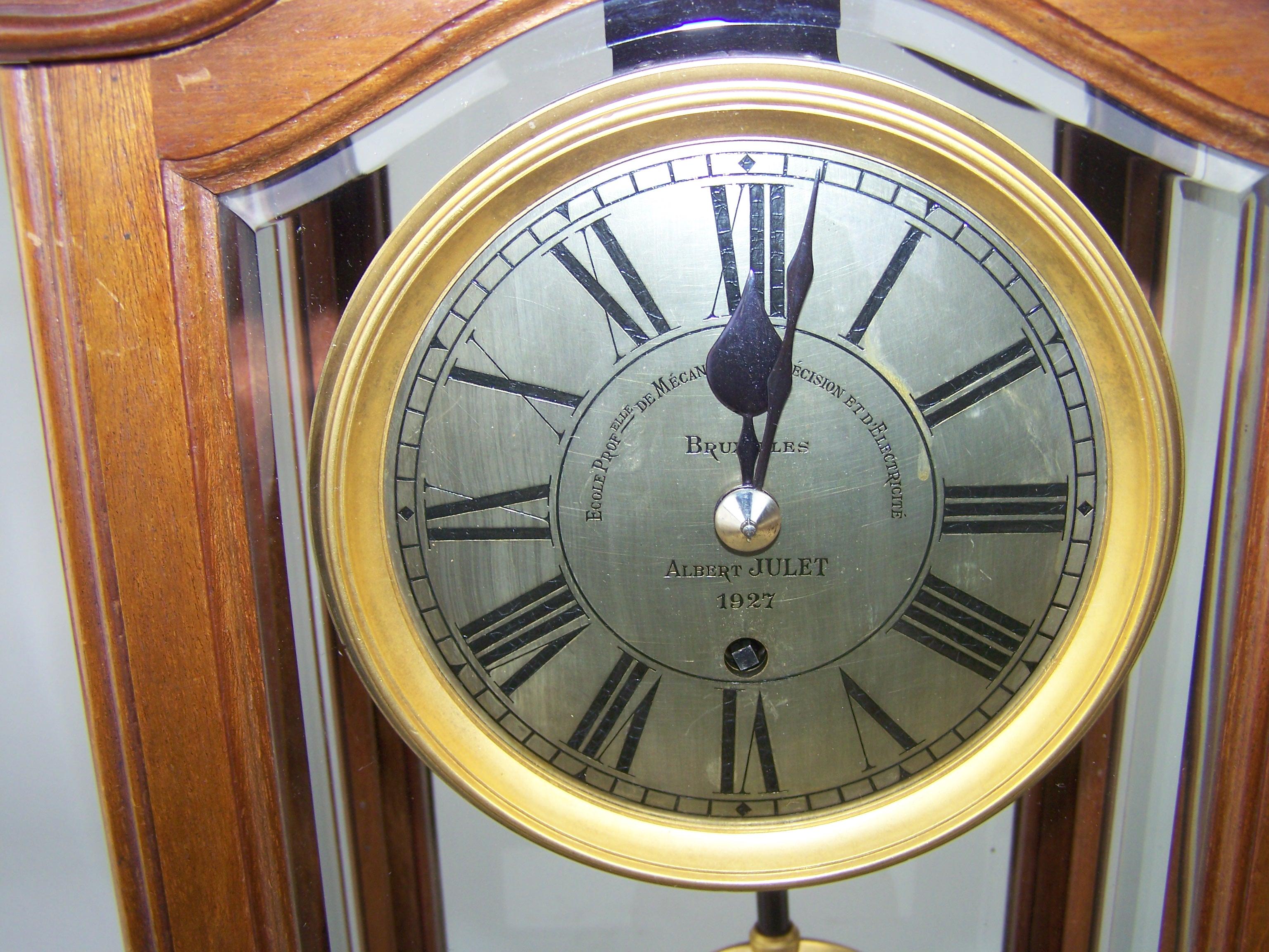 Very beautiful and rare clock from the Brussels school 