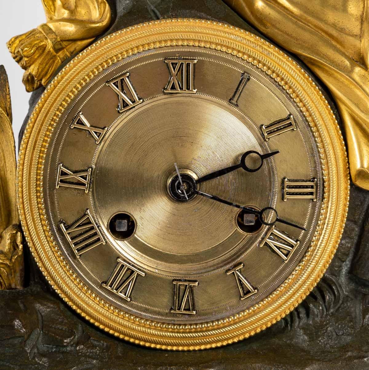 Uhr aus vergoldeter und patinierter Bronze im Zustand „Gut“ im Angebot in Saint-Ouen, FR