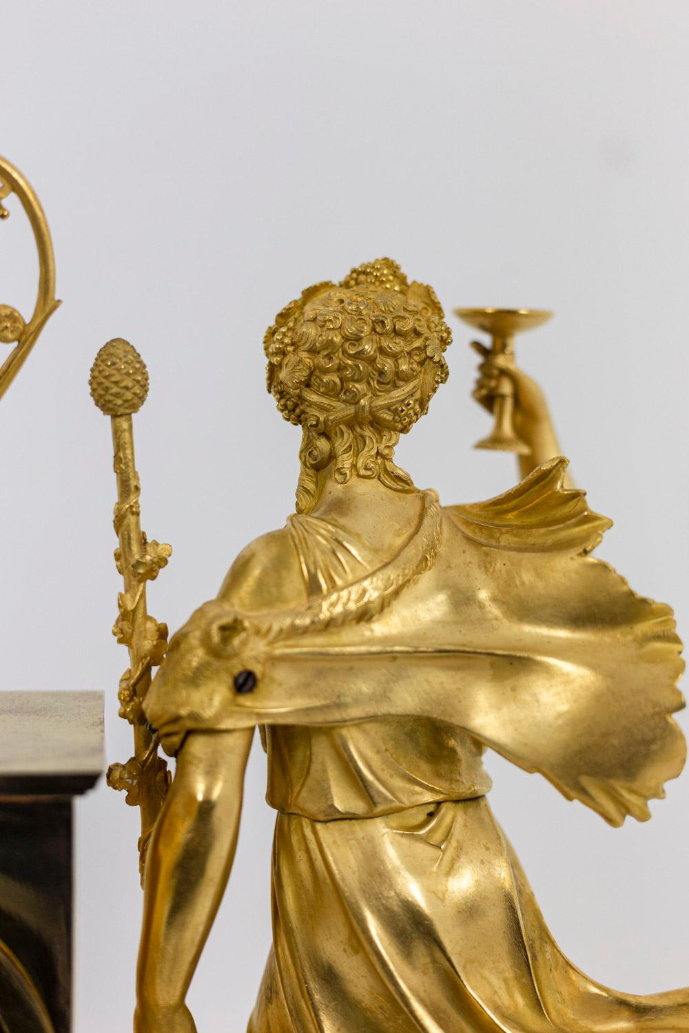 Horloge en bronze doré, période Empire en vente 7