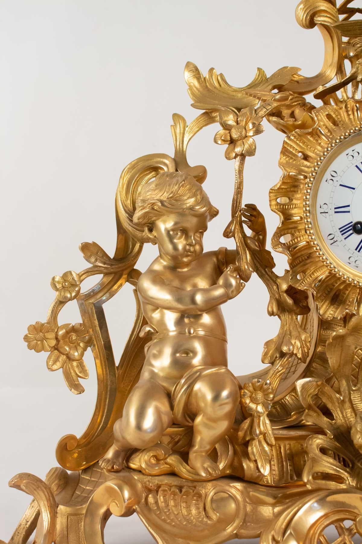 Clock Period Napoleon III Gilt Bronze Aux Amours In Good Condition In Saint-Ouen, FR
