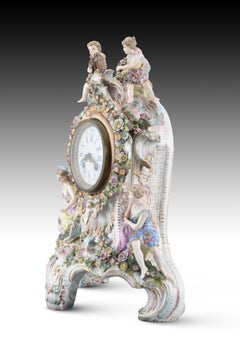 Clock. Porcelain, metal, glass. Lenzkirch, Germany, late 19th century.